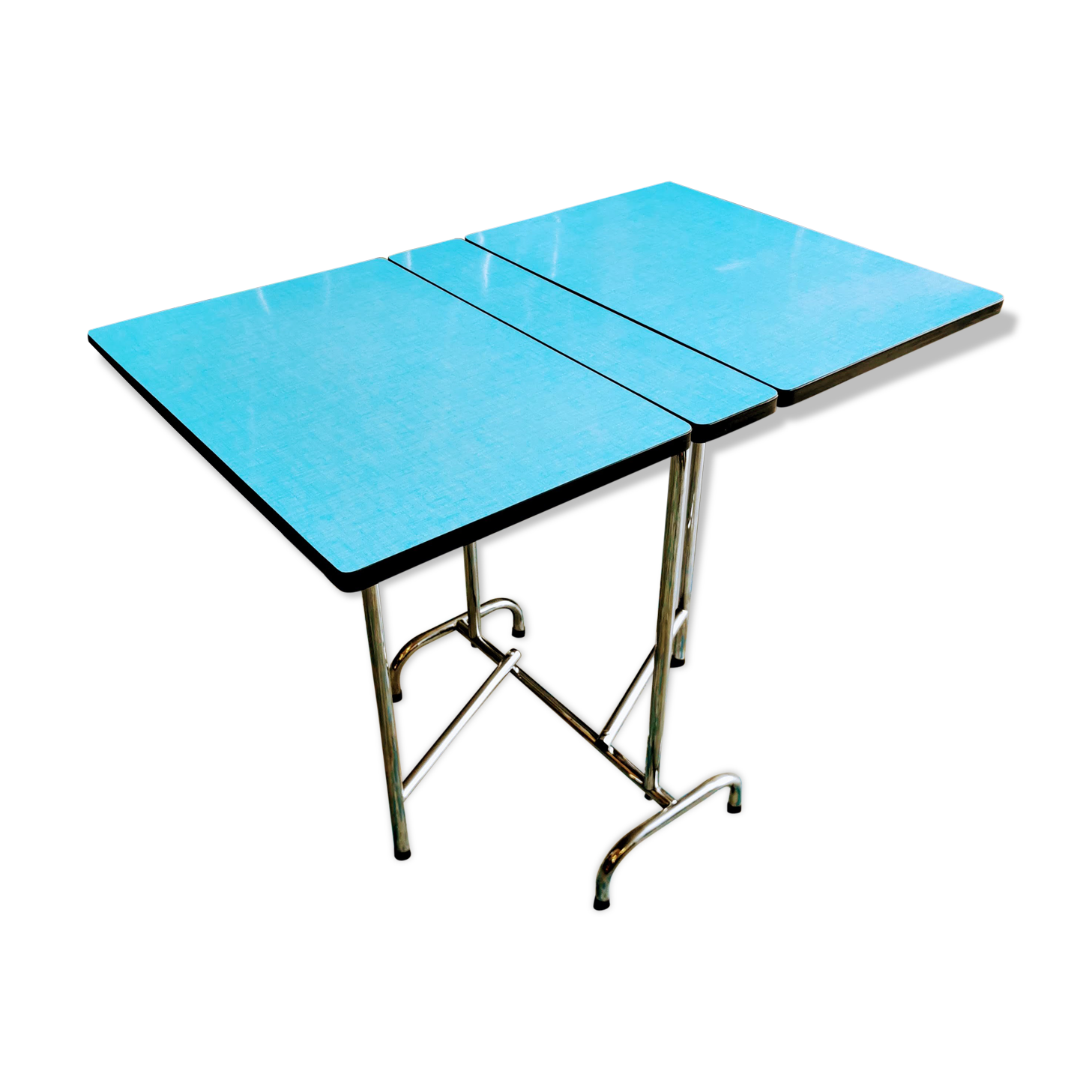 Shapeica folding table