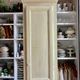 Standing man, cabinet with 1 door, 3 shelves in beige wood