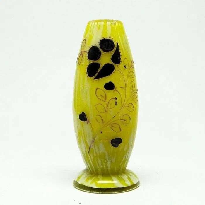 Helgoland - miniature art deco vase