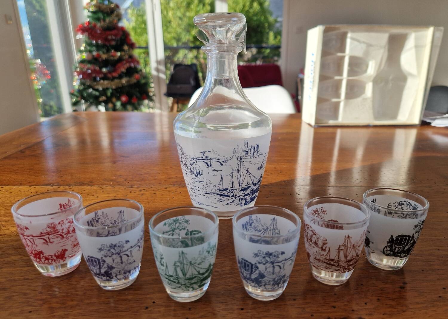 Vintage liqueur service Verrerie d'Arques