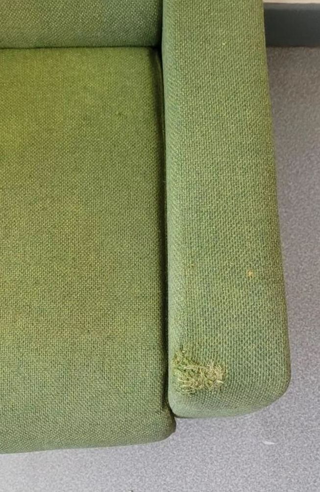 Fauteuil vintage style scandinave tissu vert