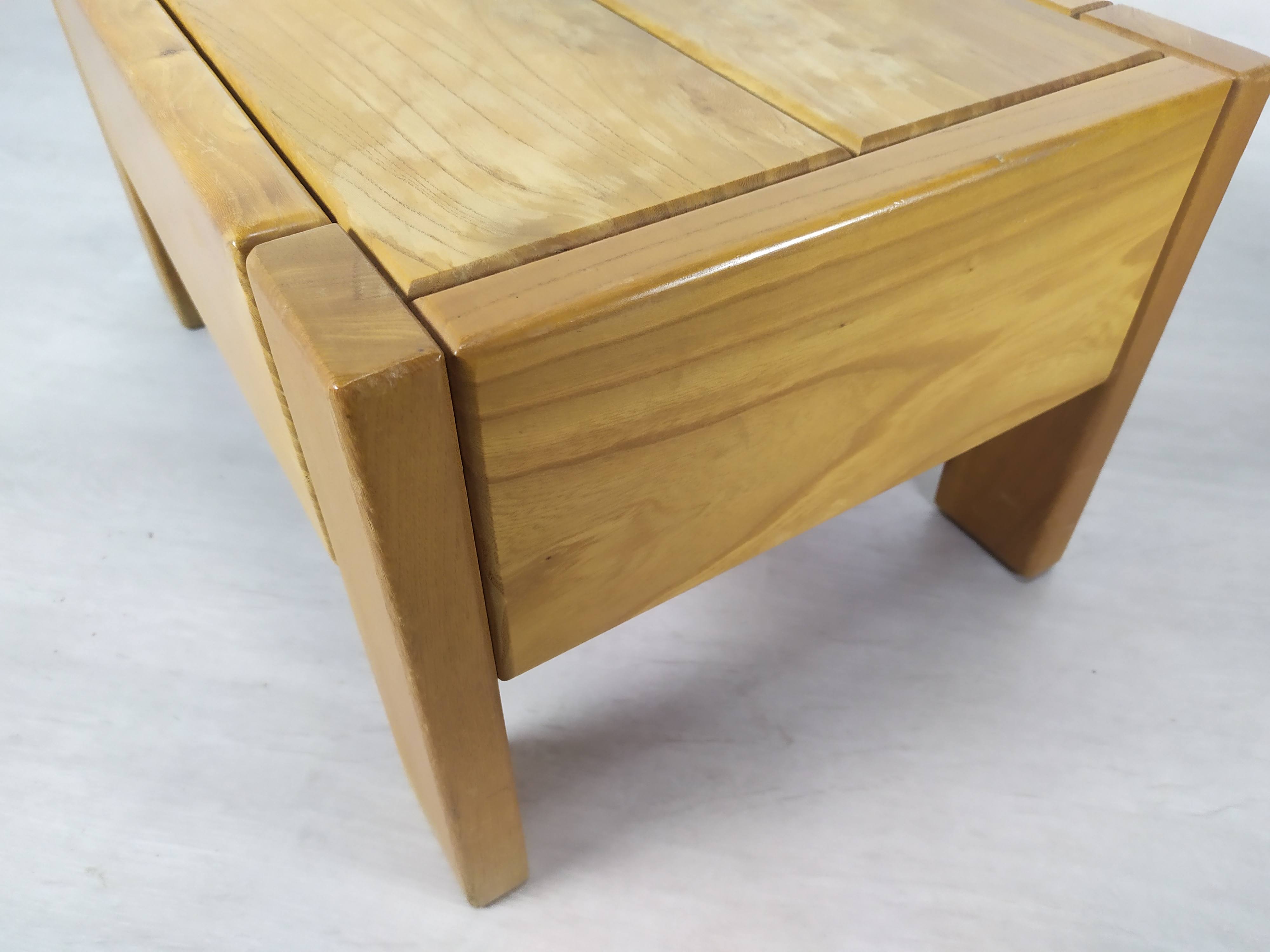 Regain home bedside table