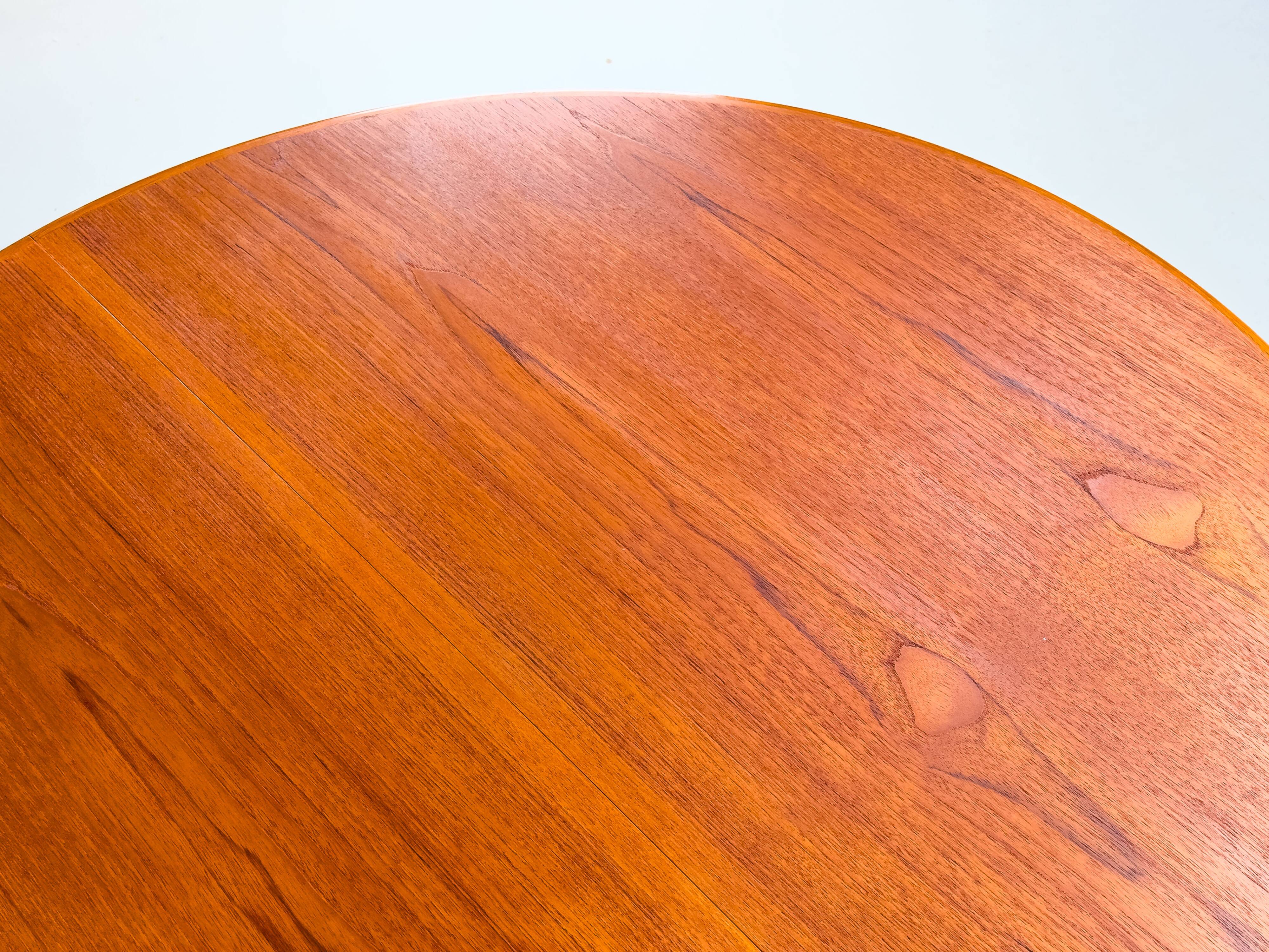 Danish Round Teak Dining Table with Extensions by Gudme Møbelfabrik, 1970s