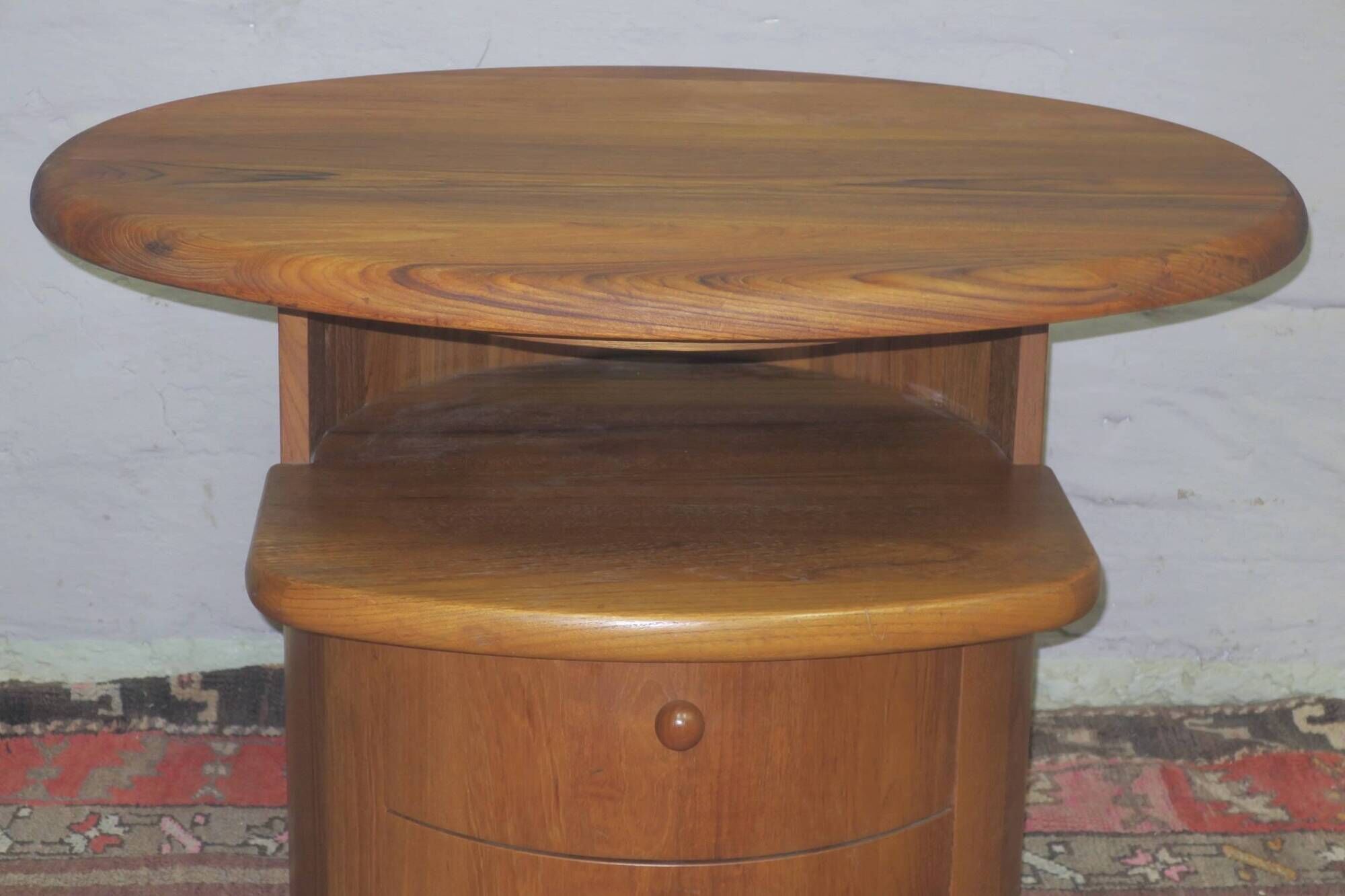 Table basse ovale en teck massif avec plateau pivotant par Silkeborg, Danemark, années 1960.