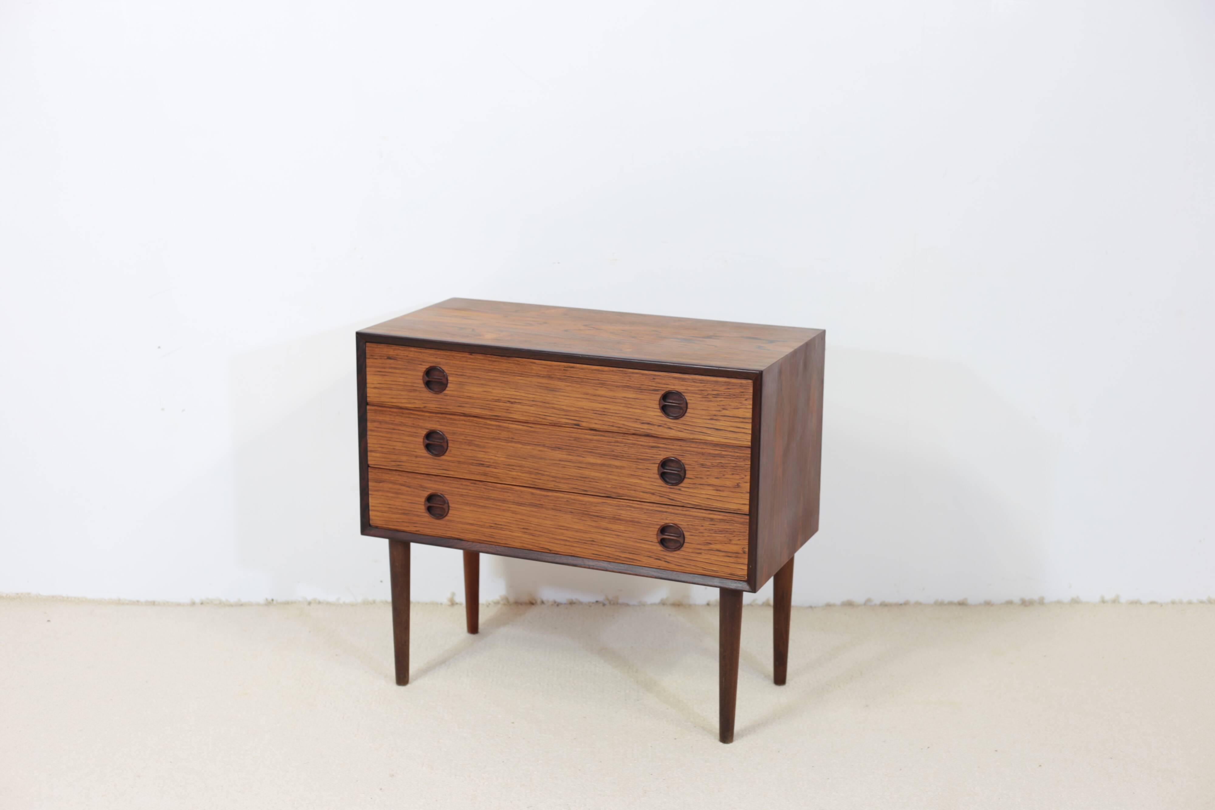 Rosewood chest of drawers