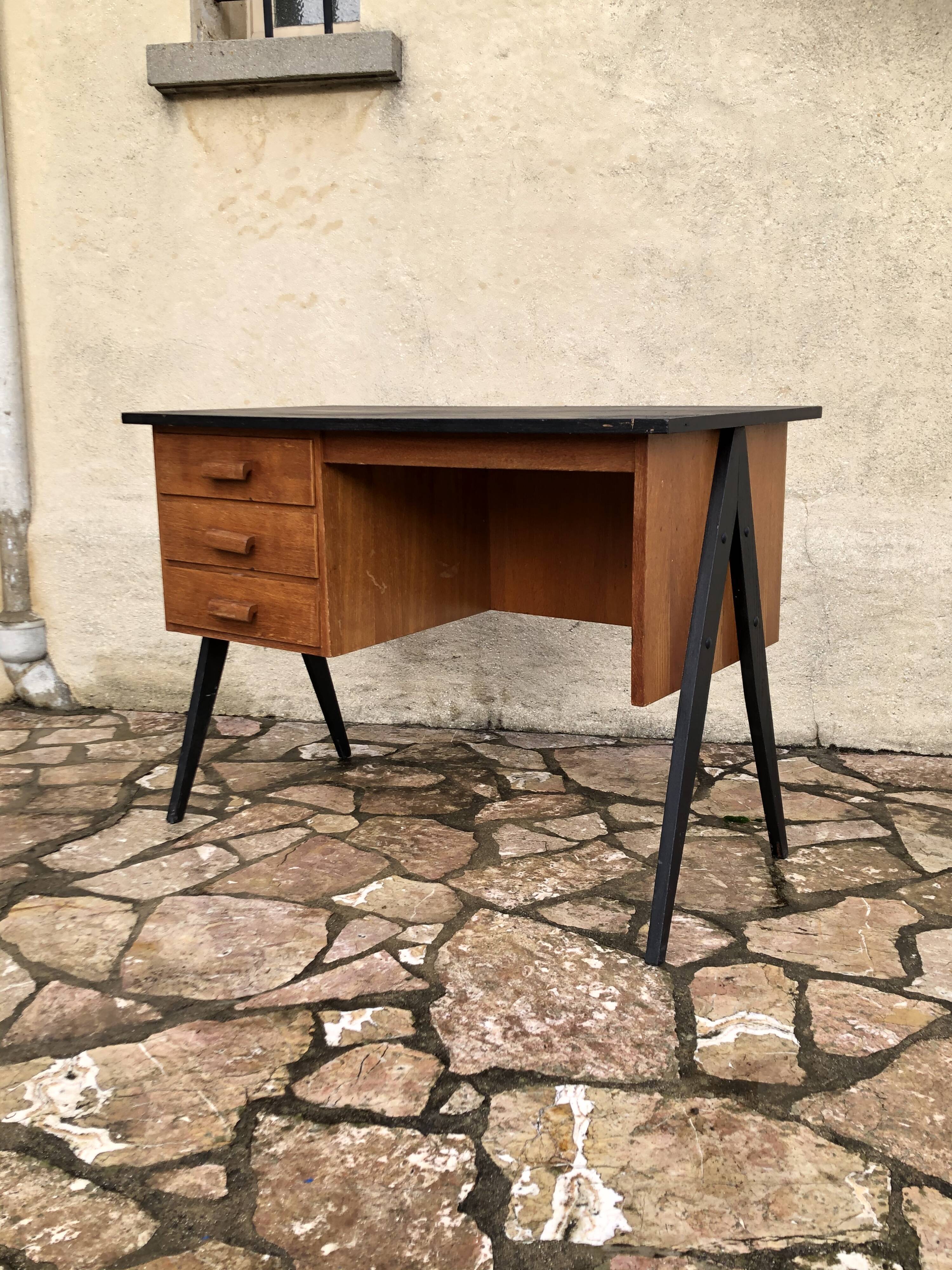 Office 1950 feet compass