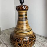 Double-light ceramic lamp base