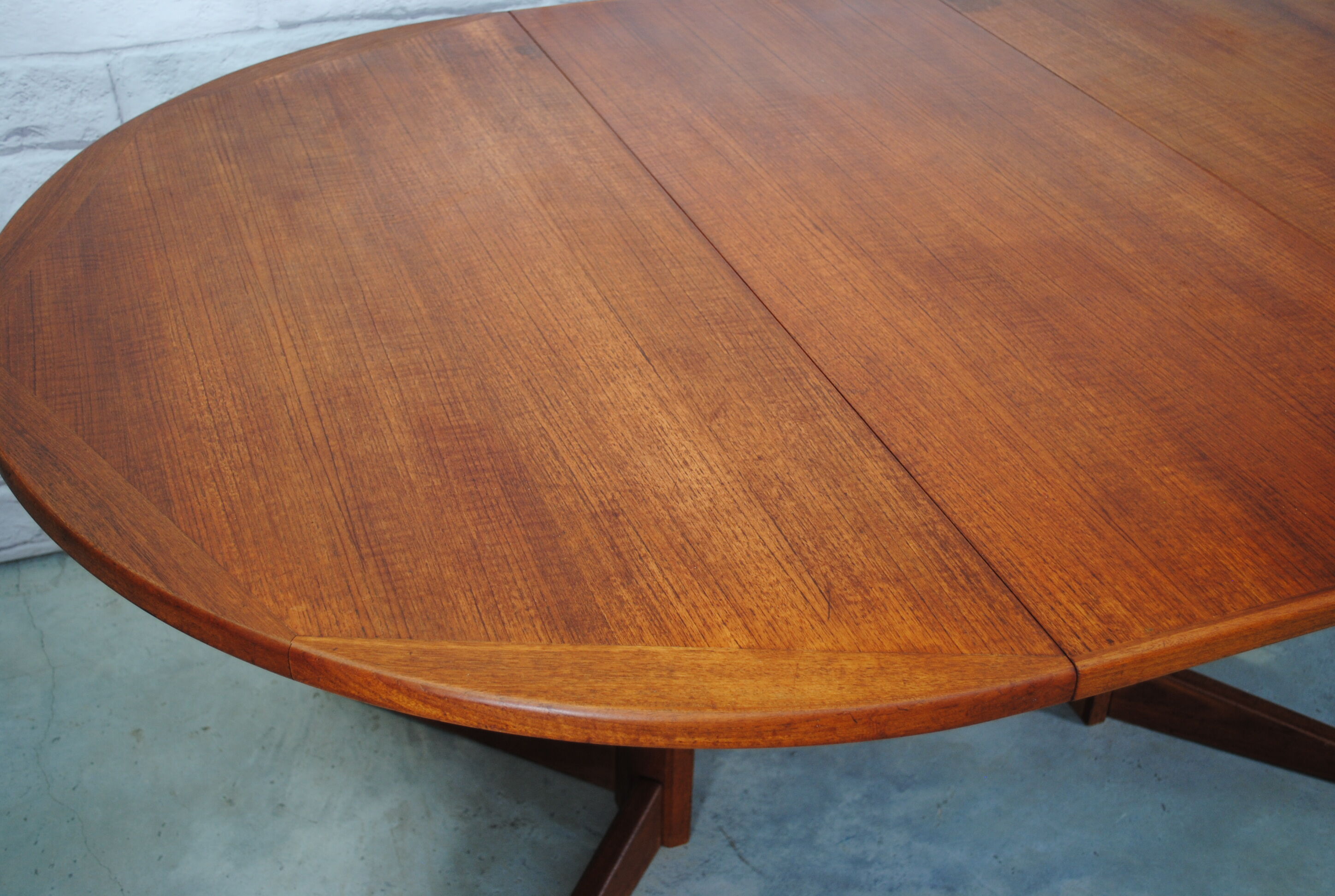 Table to eat expandable in teck