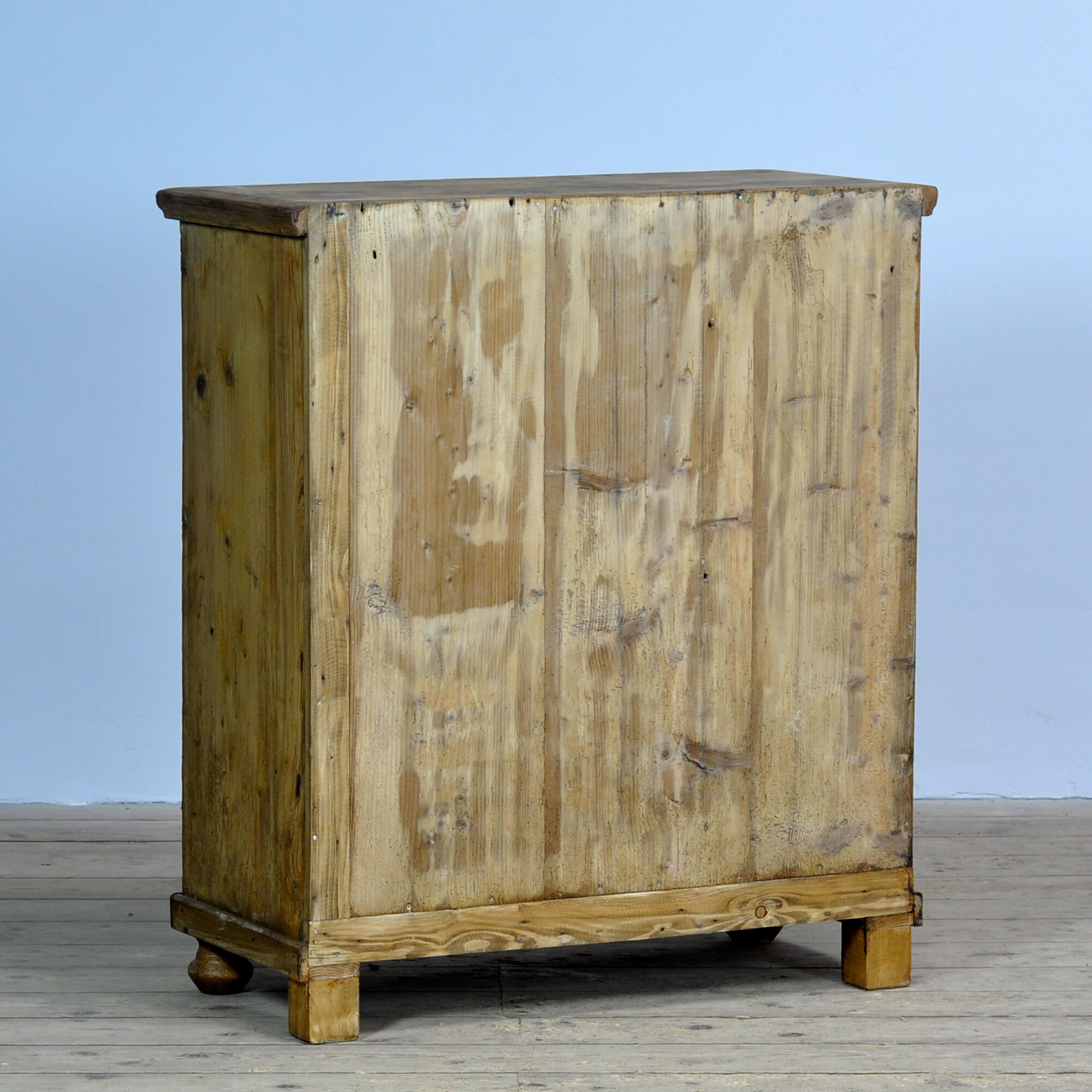 Cabinet en pin, vers 1900