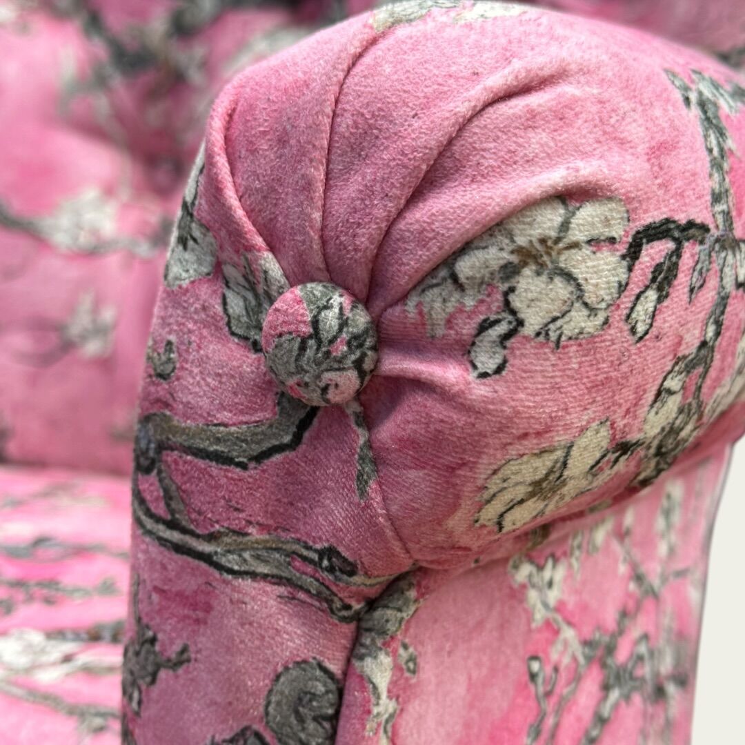 Vintage pink frog chair