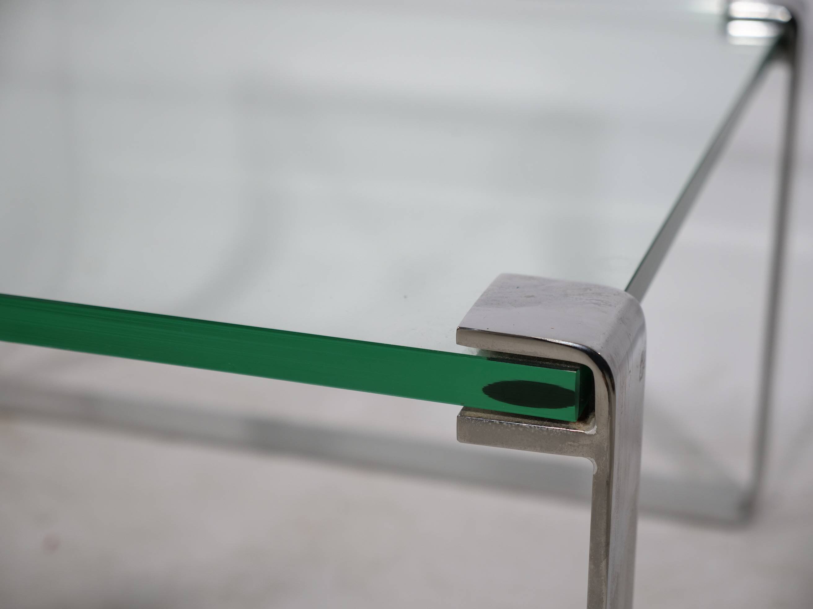 Table basse étroite en verre chromé Draenert 1022 années 1970