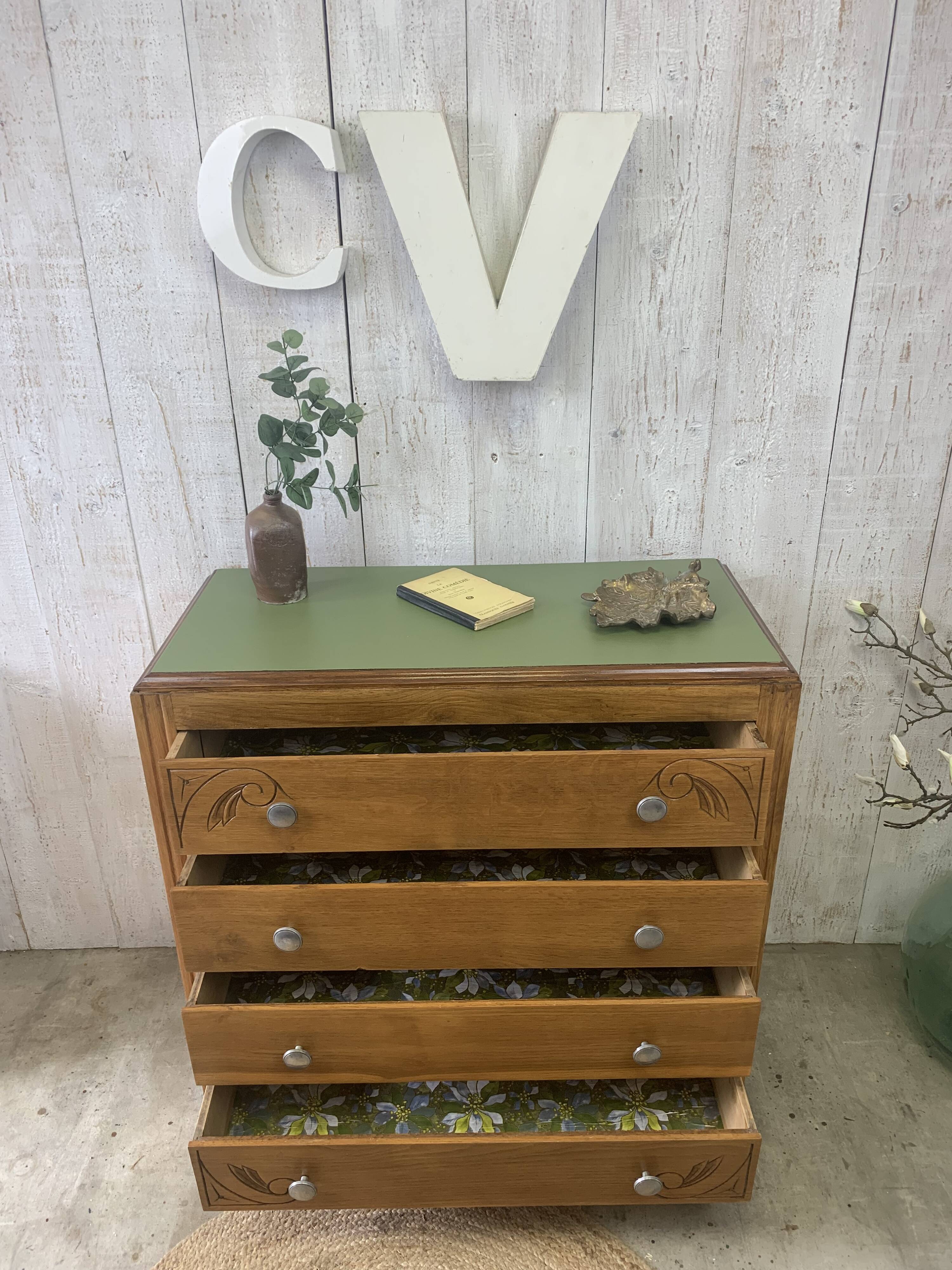 Vintage chest of drawers