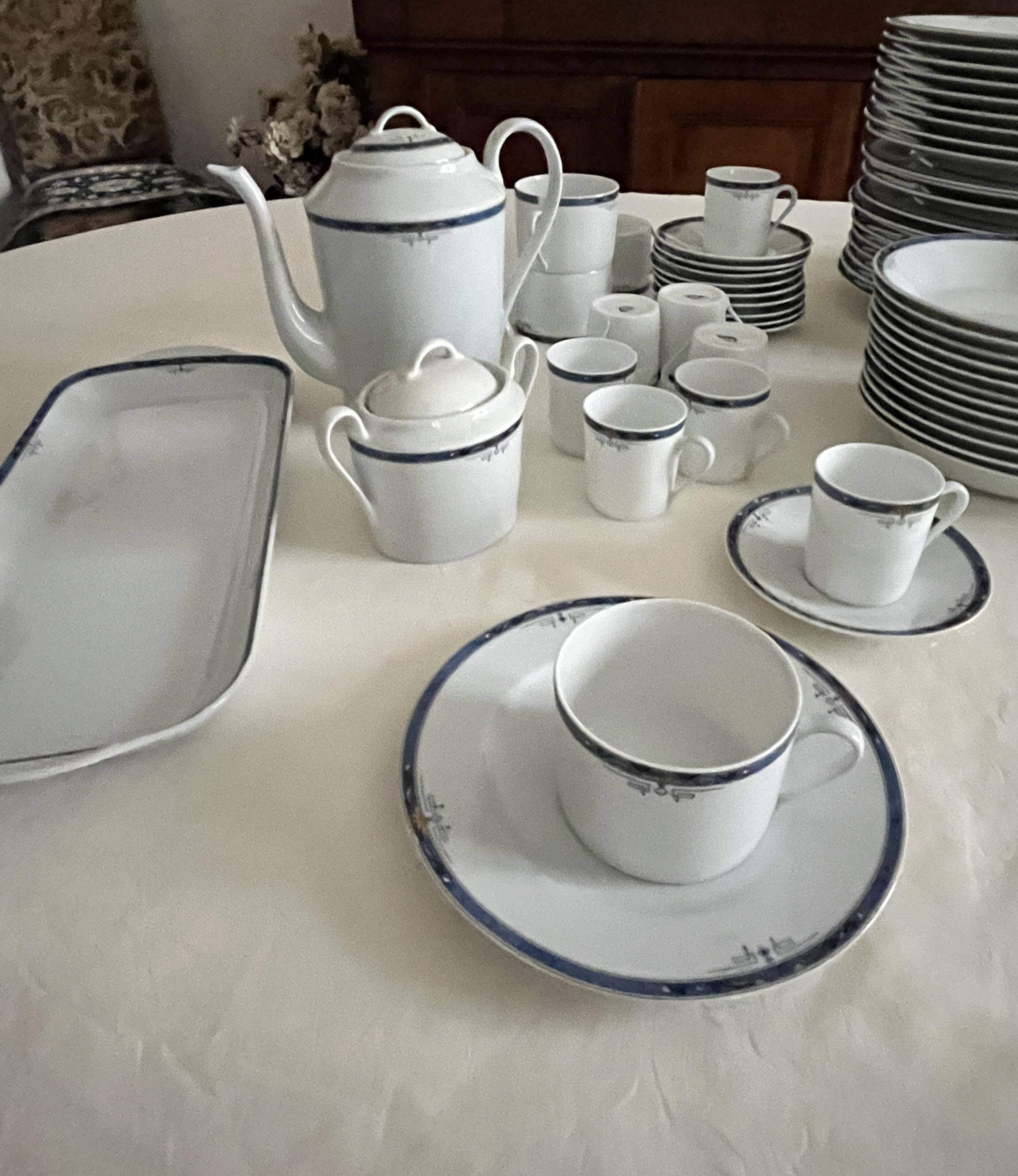 Limoges, large porcelain table service 98 pieces 20th century