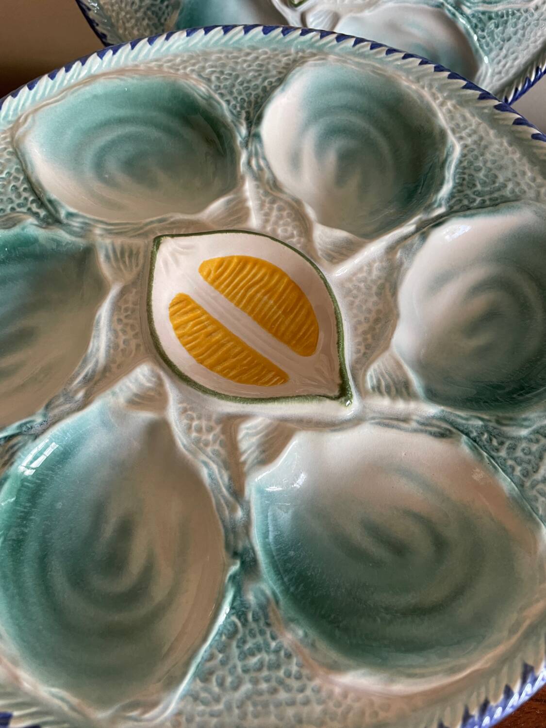 10 St Clément oyster plates