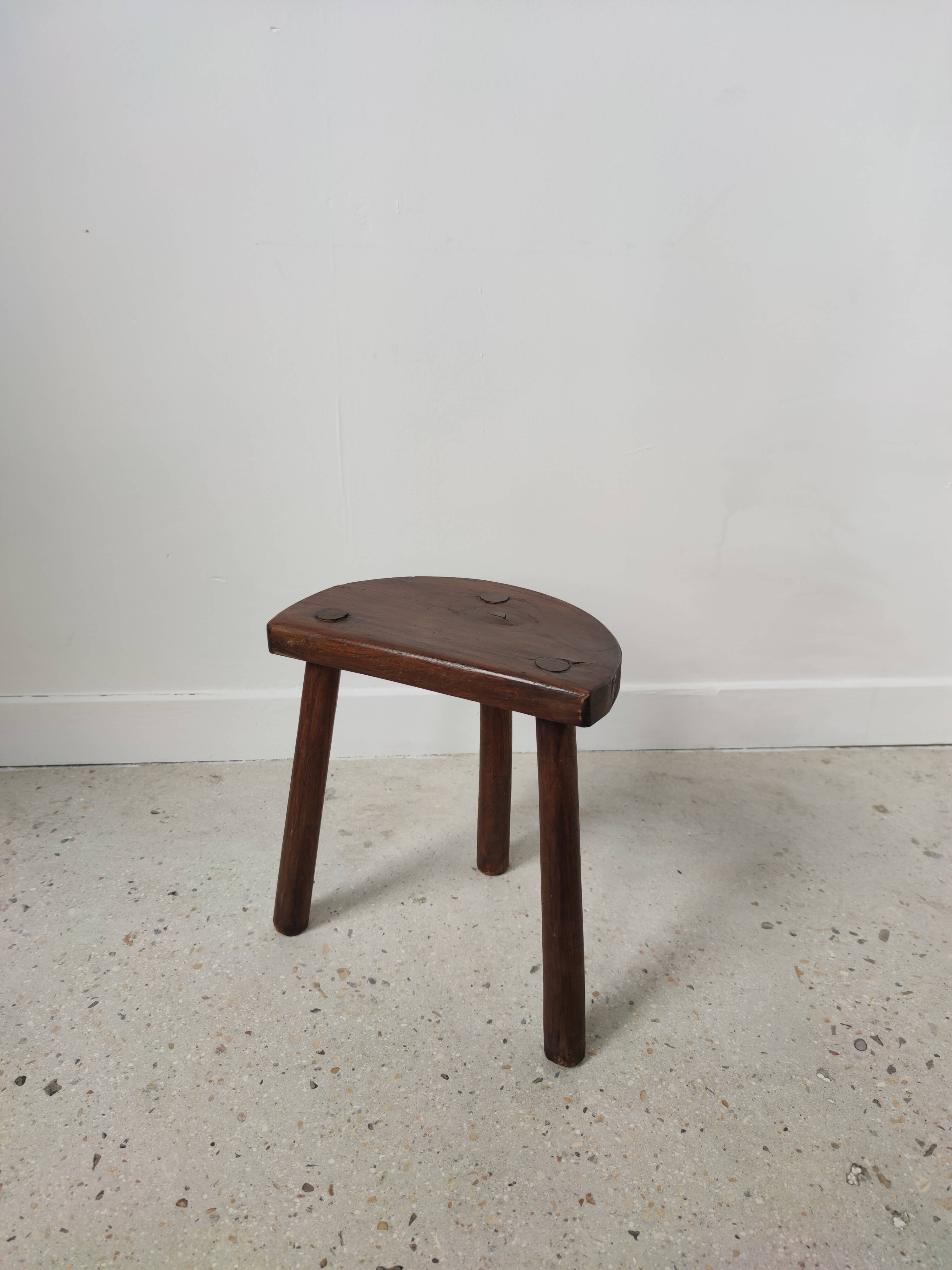 Stool in solid wood tripod seat half-moon