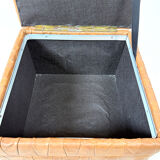 Storage pouffe in the "De Sede" style.