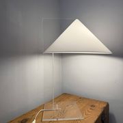 Lampe à poser design minimaliste Harco Loor en plexiglass et perspex