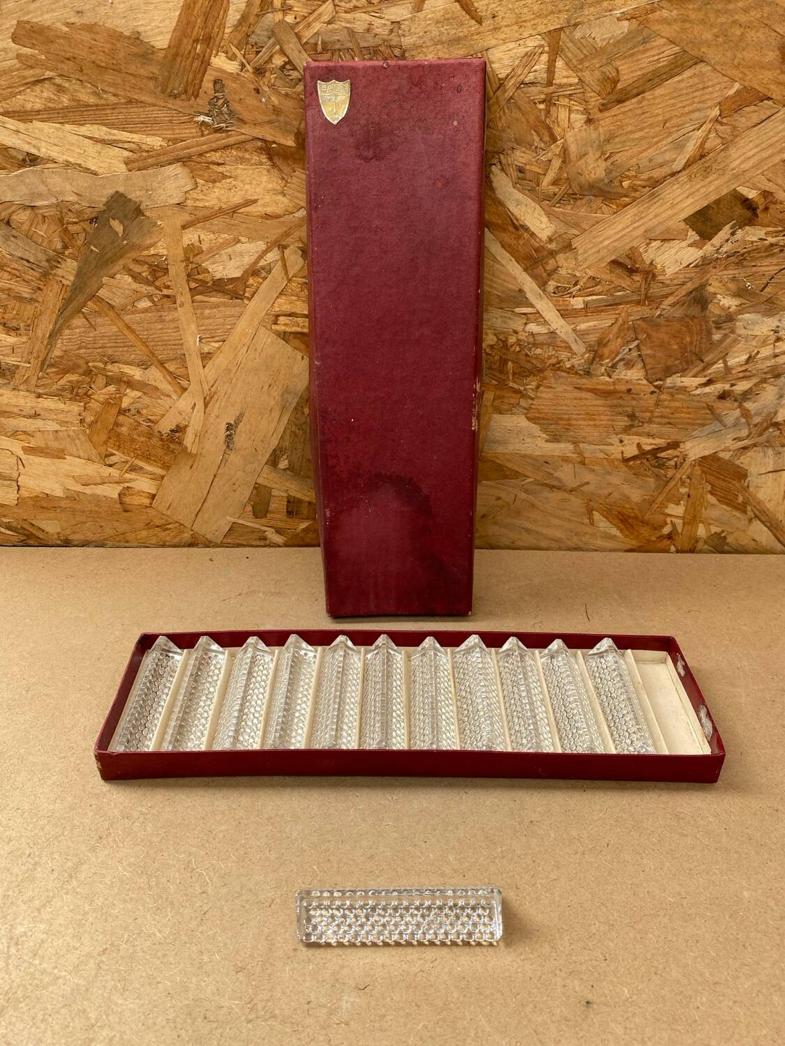 Ancienne série de 12 porte couteaux bayel cristal + boîte vintage