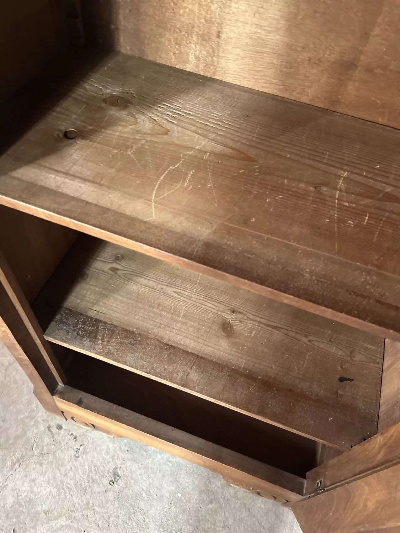 Art Deco walnut buffet – The elegance of the 1930s