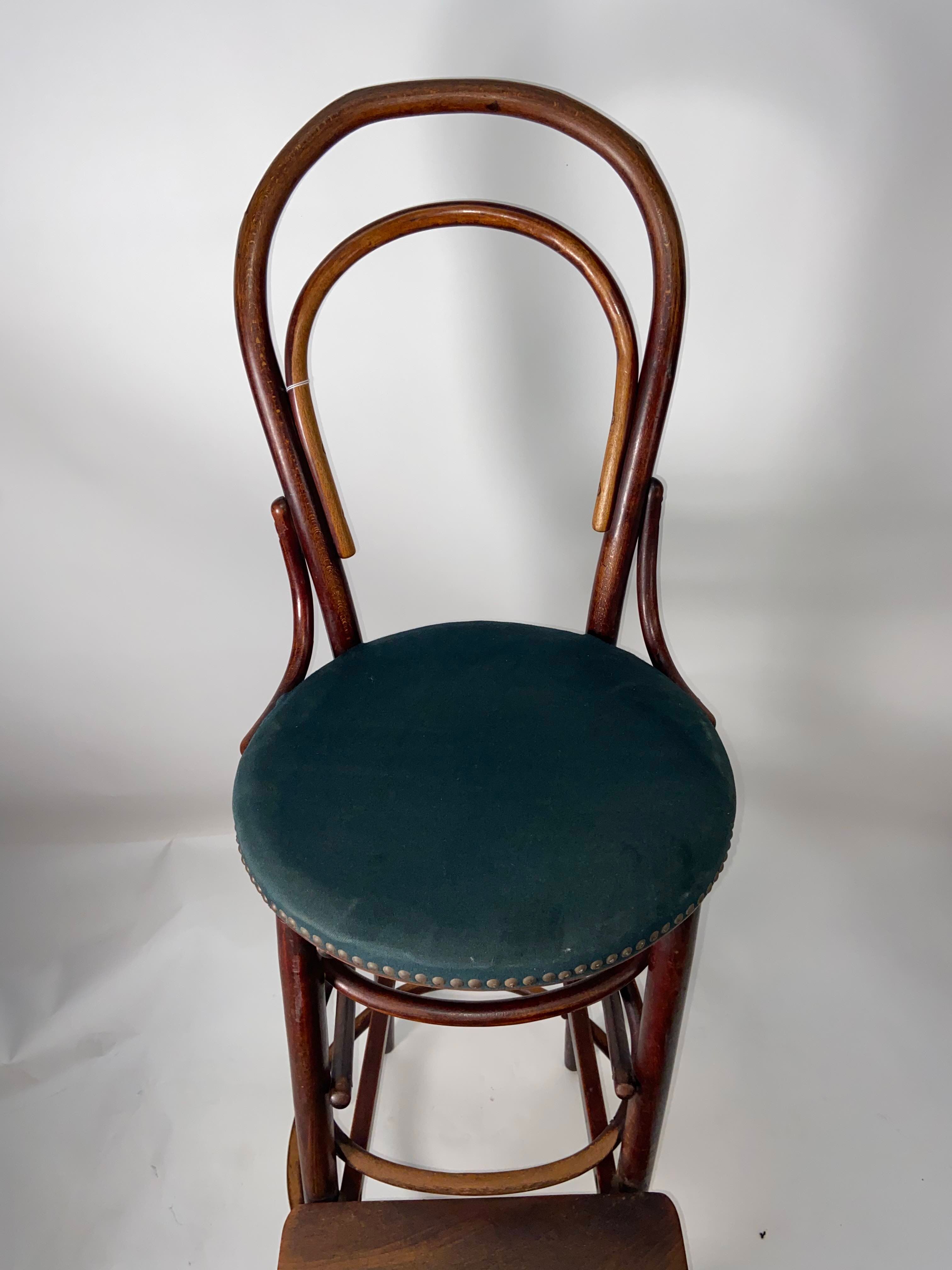 Chaise de surveillant  attribuée à Thonet