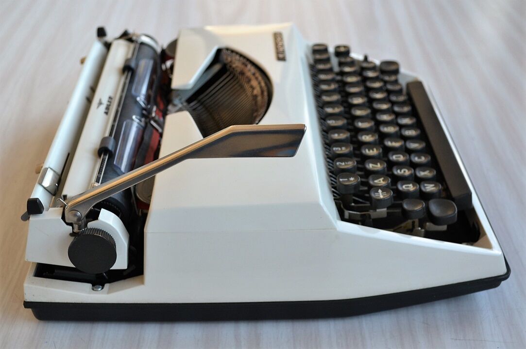 Model machine to write portable Adler Tippa 1960 s