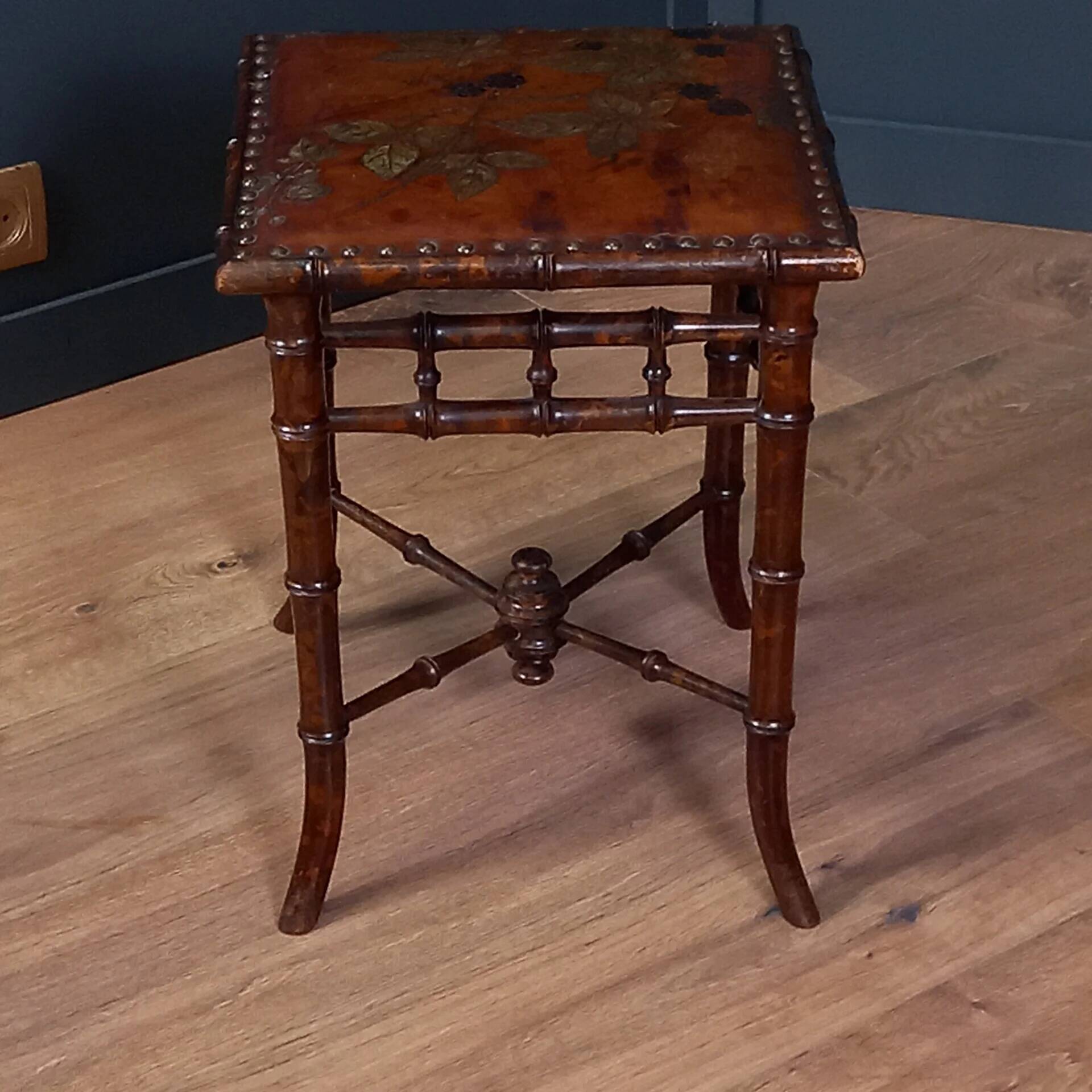 Tabouret Jugendstil par George Hulbe