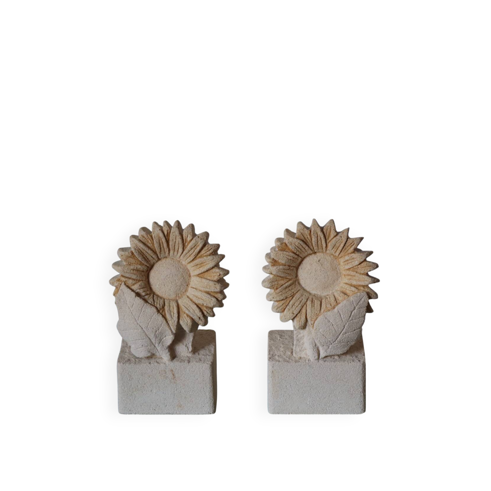 Pair of "Sunflower" lamps in carved stone – 1970s/80s