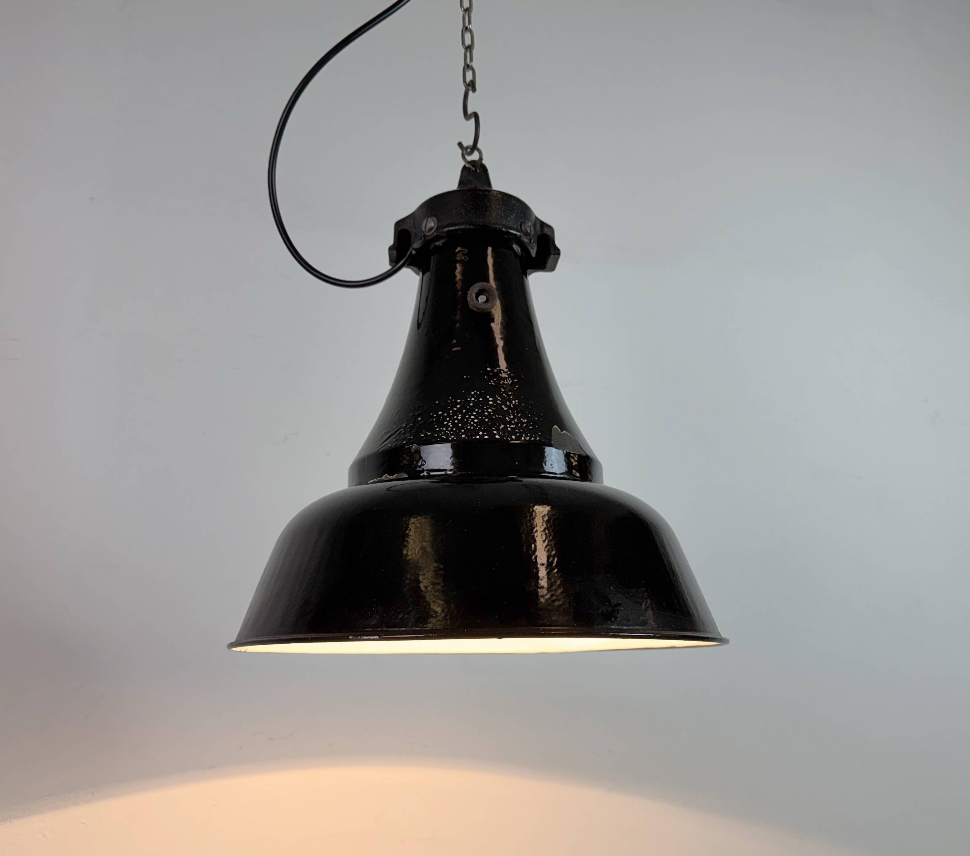 Industrial Black Enamel Bauhaus Pendant Lamp, 1930s