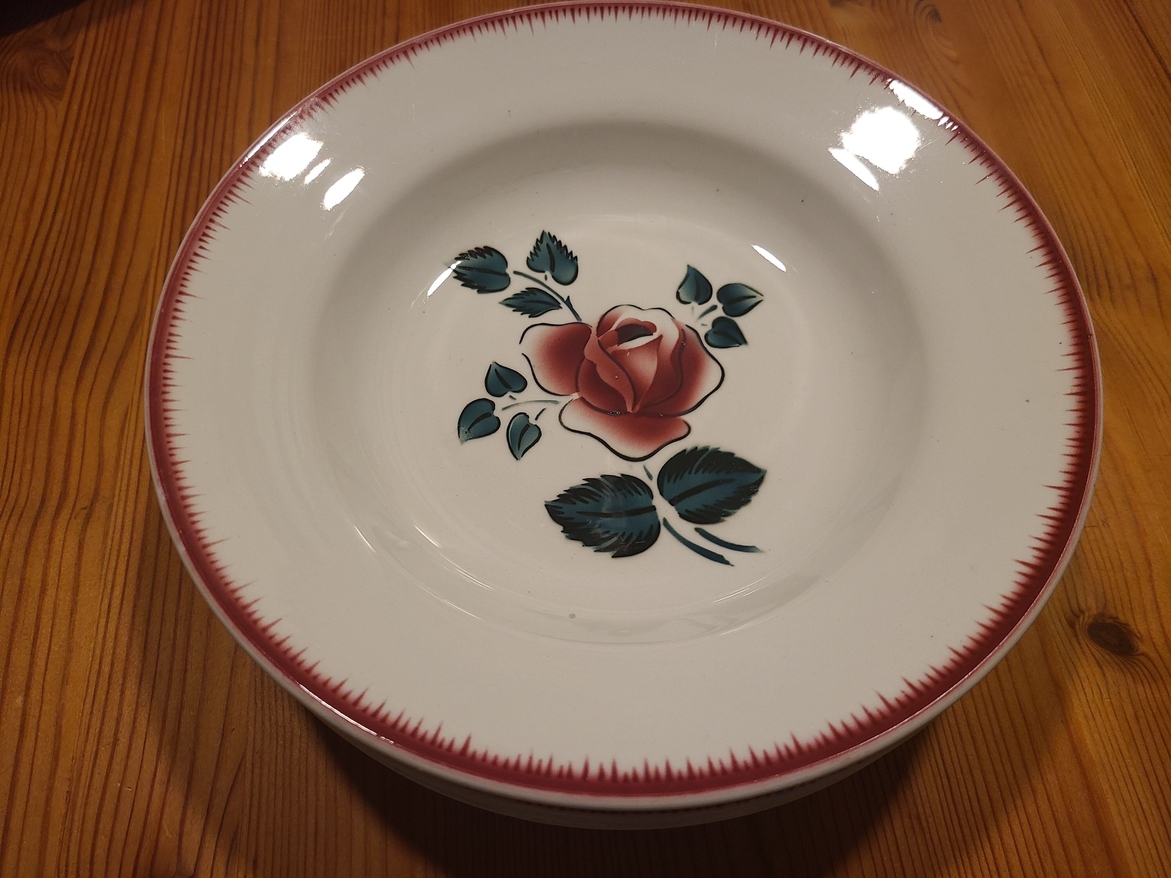 Assiette creuse Digoin Sarreguemines modèle Bagatelle