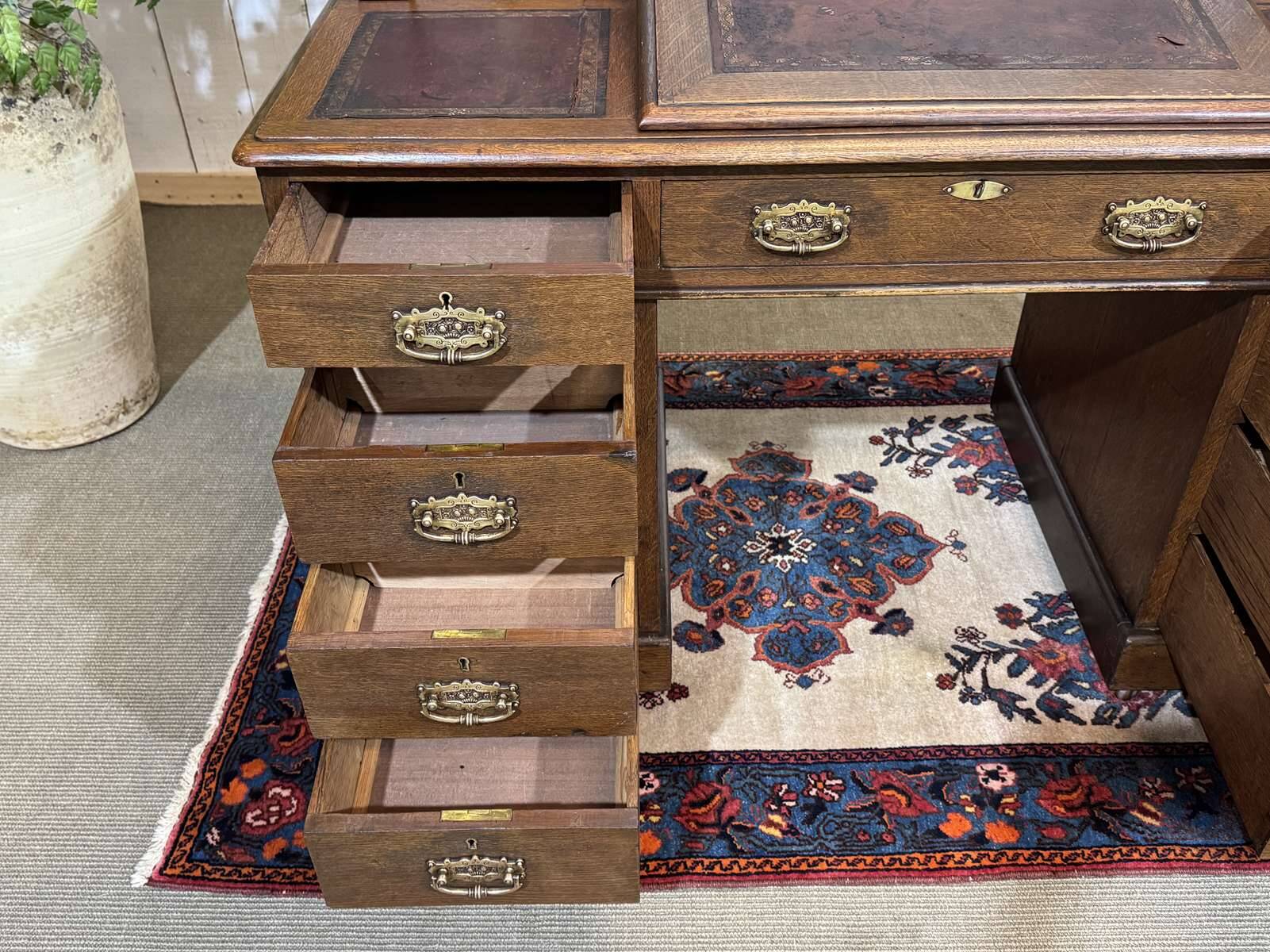 English oak graduated desk from the late 19th century.