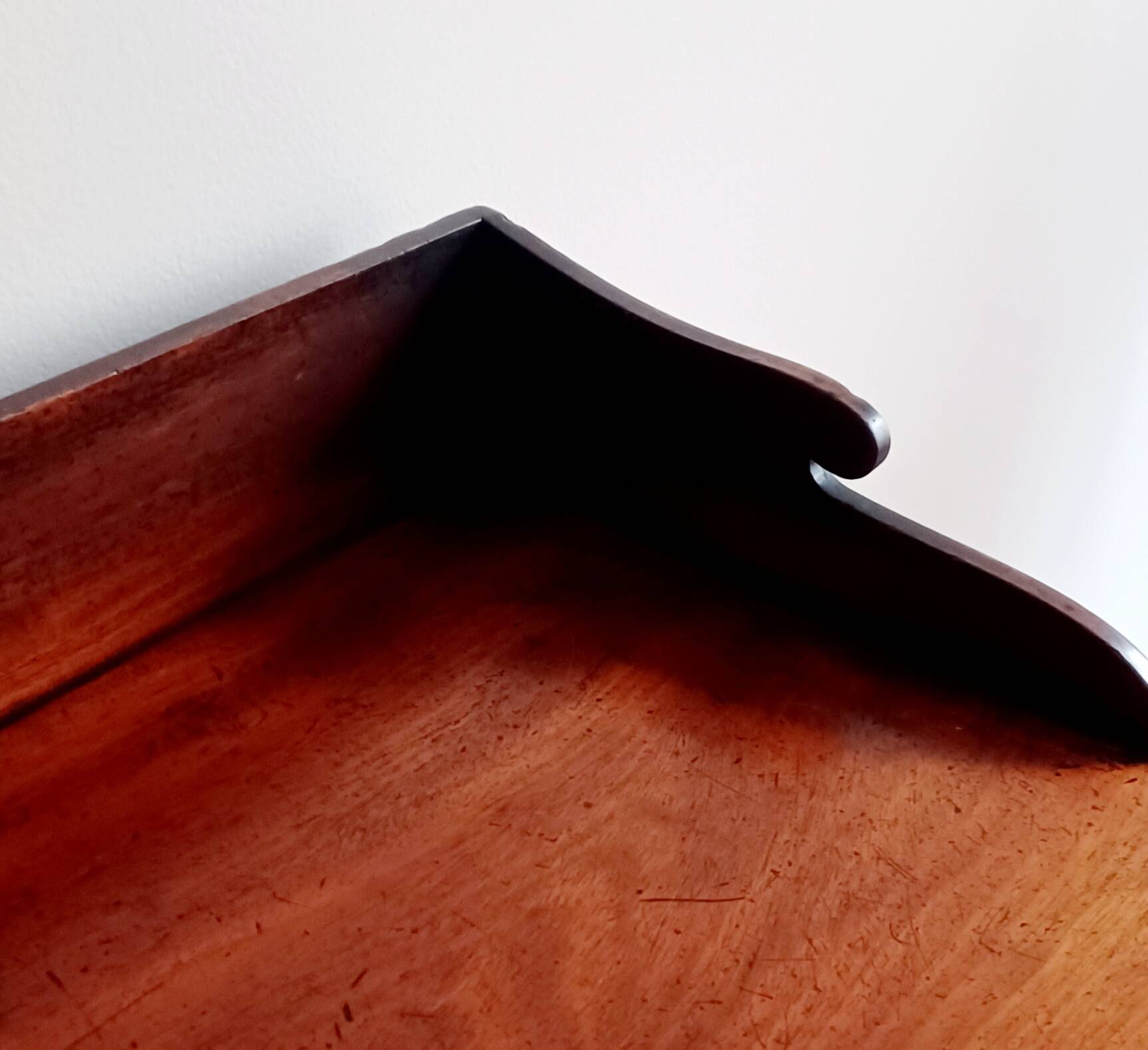 English style 2-door mahogany sideboard