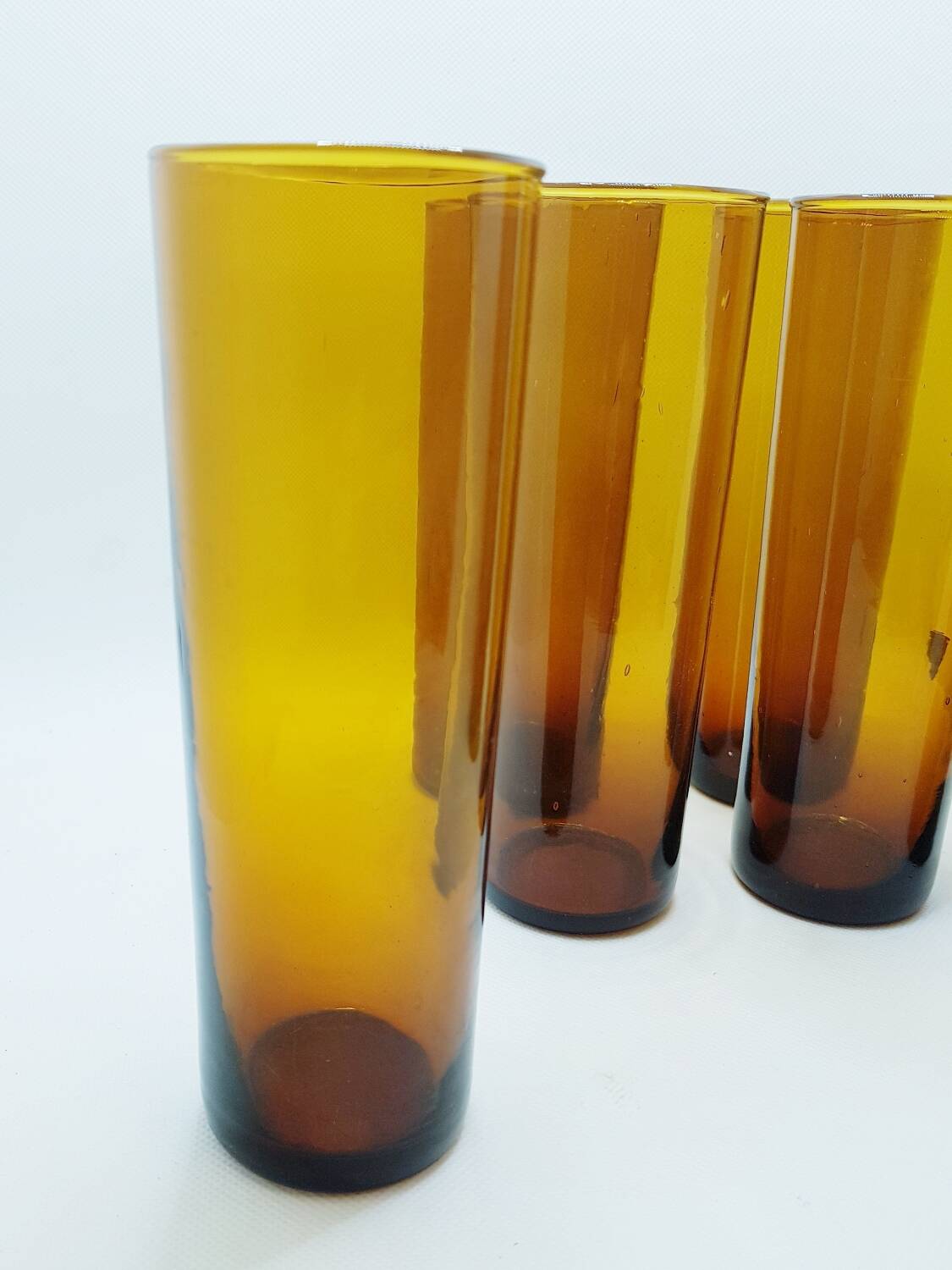 6 grands verres en ambre soufflé bouche