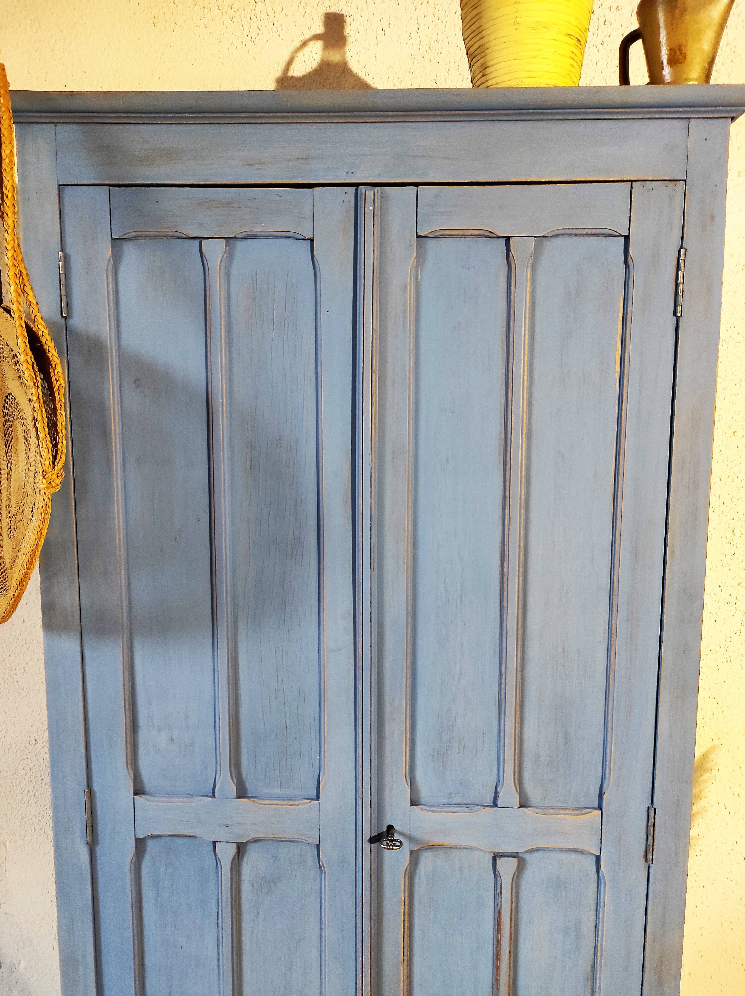Armoire parisienne