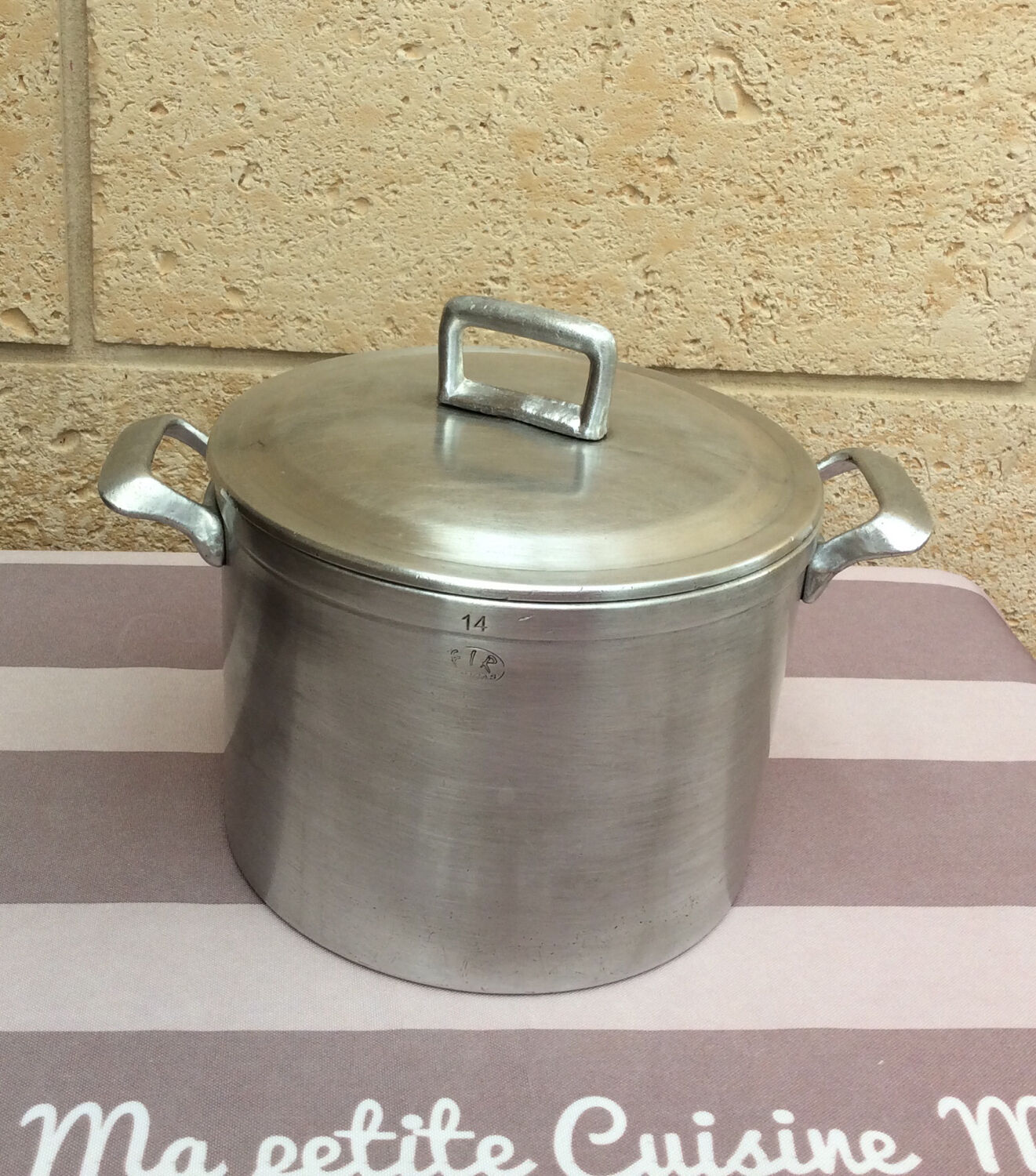 Aluminum pan - vintage