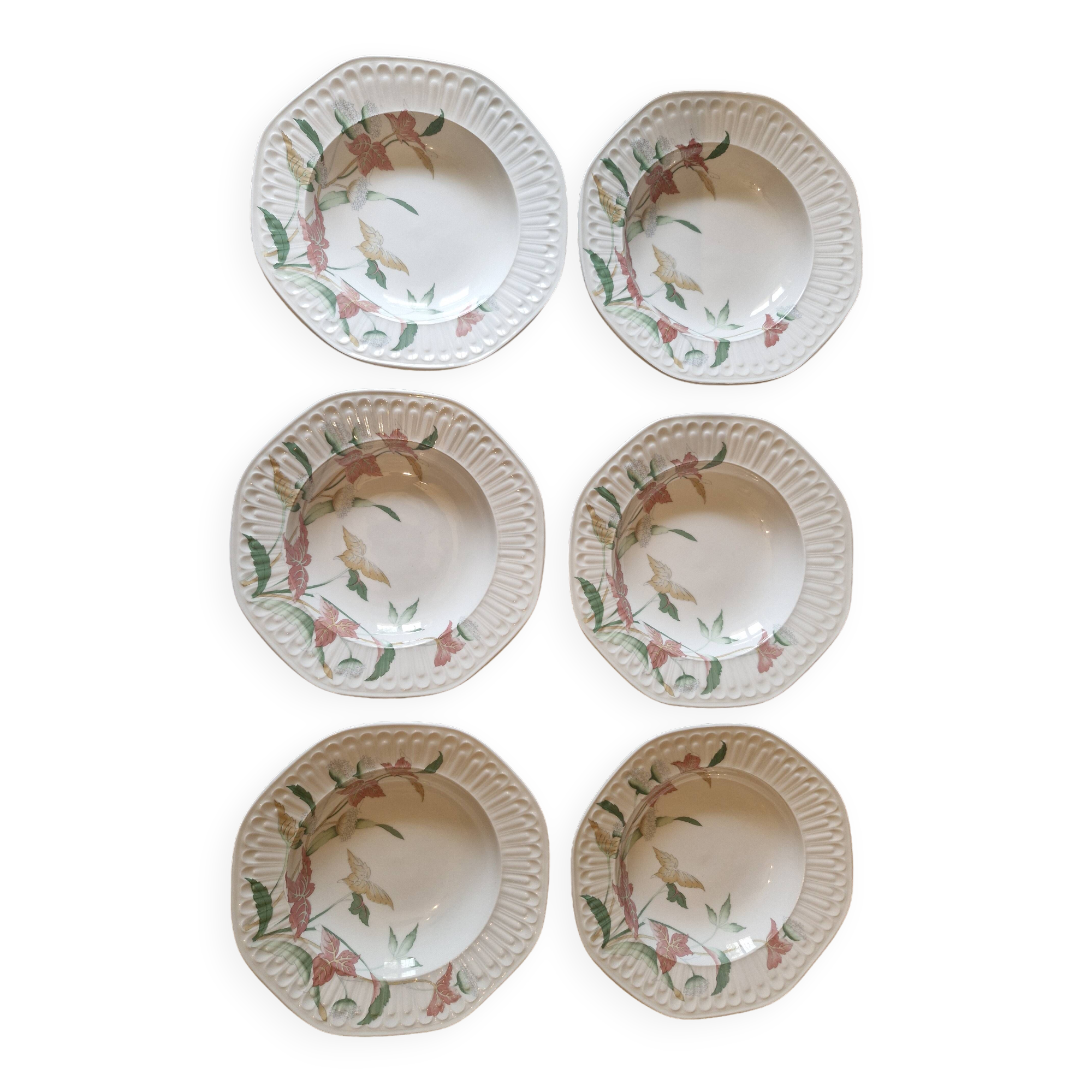 6 soup plates in vintage Spanish potensa earthenware