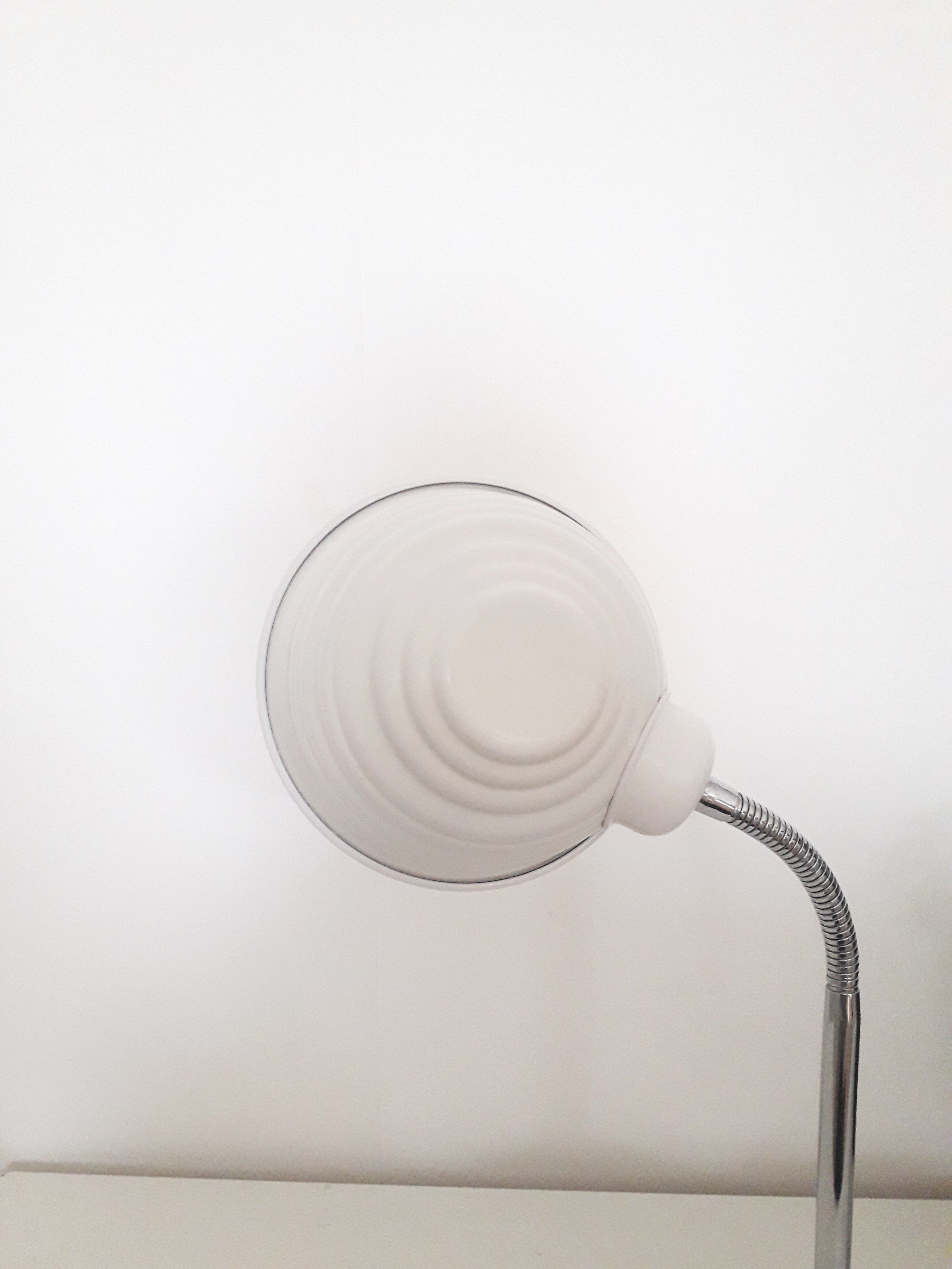 Vintage desk lamp - white lacquered metal - 1980