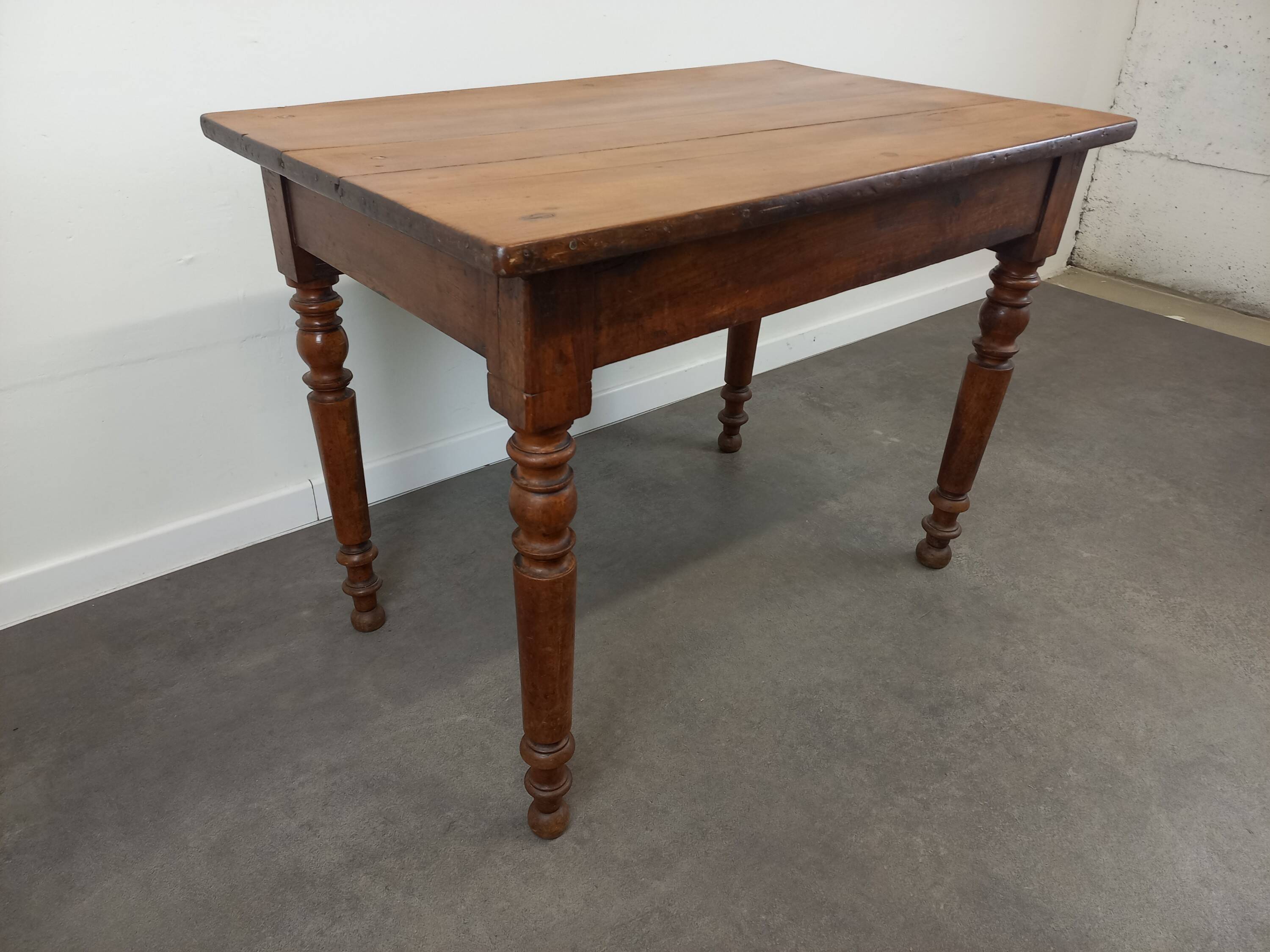 Table bistrot en noyer