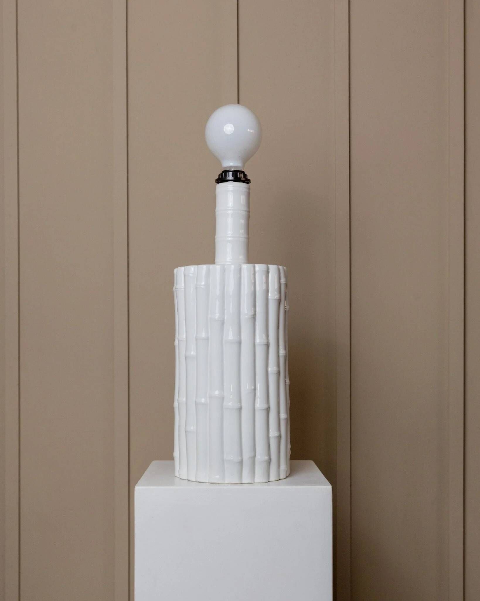 Vintage table lamp Tommaso Barbi - white ceramic, bamboo effect, Italy 1970s, handmade, Hollywood Regency style, retro bedside lamp.