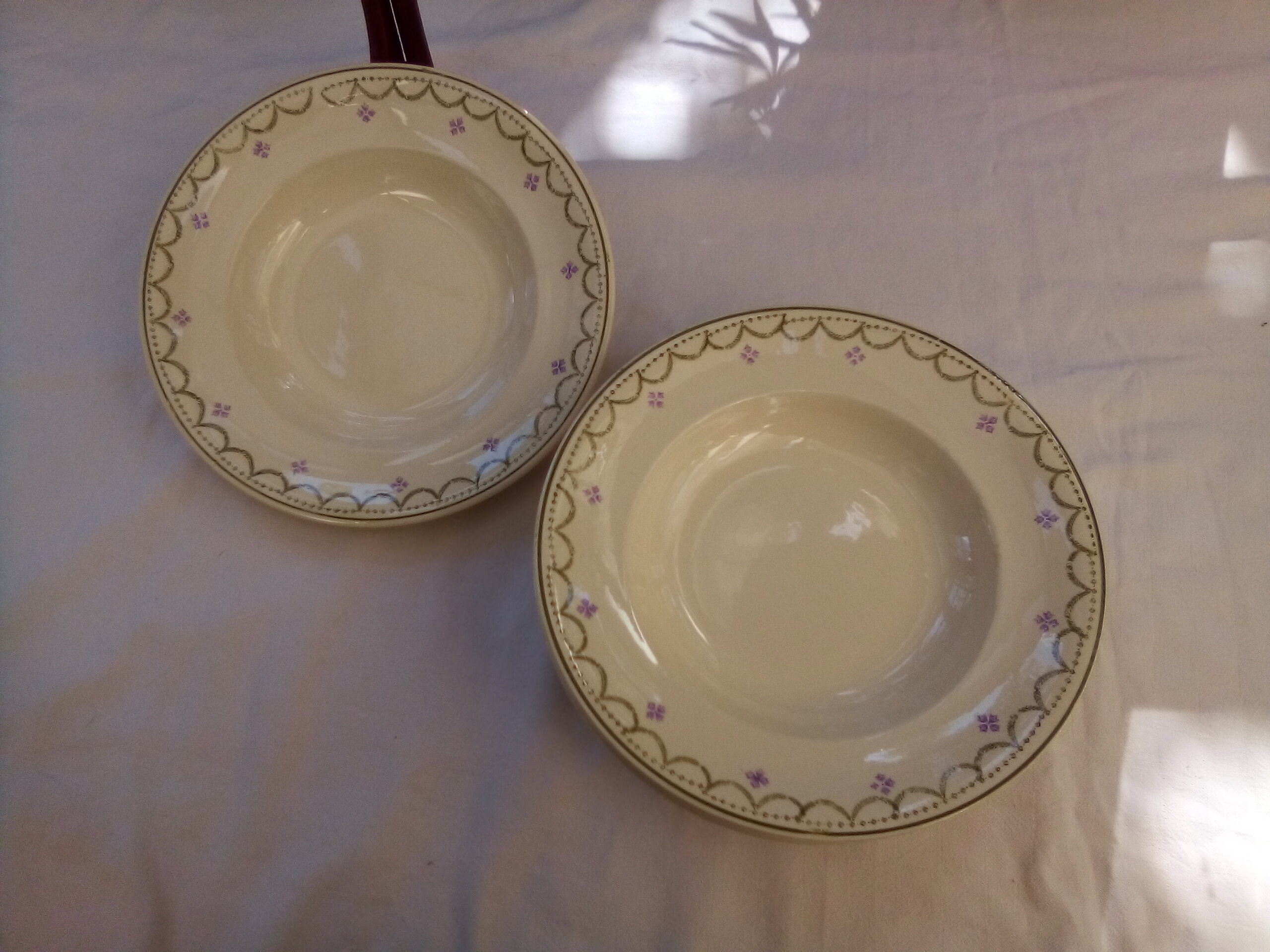 8 hollow plates Violetta/Longwy