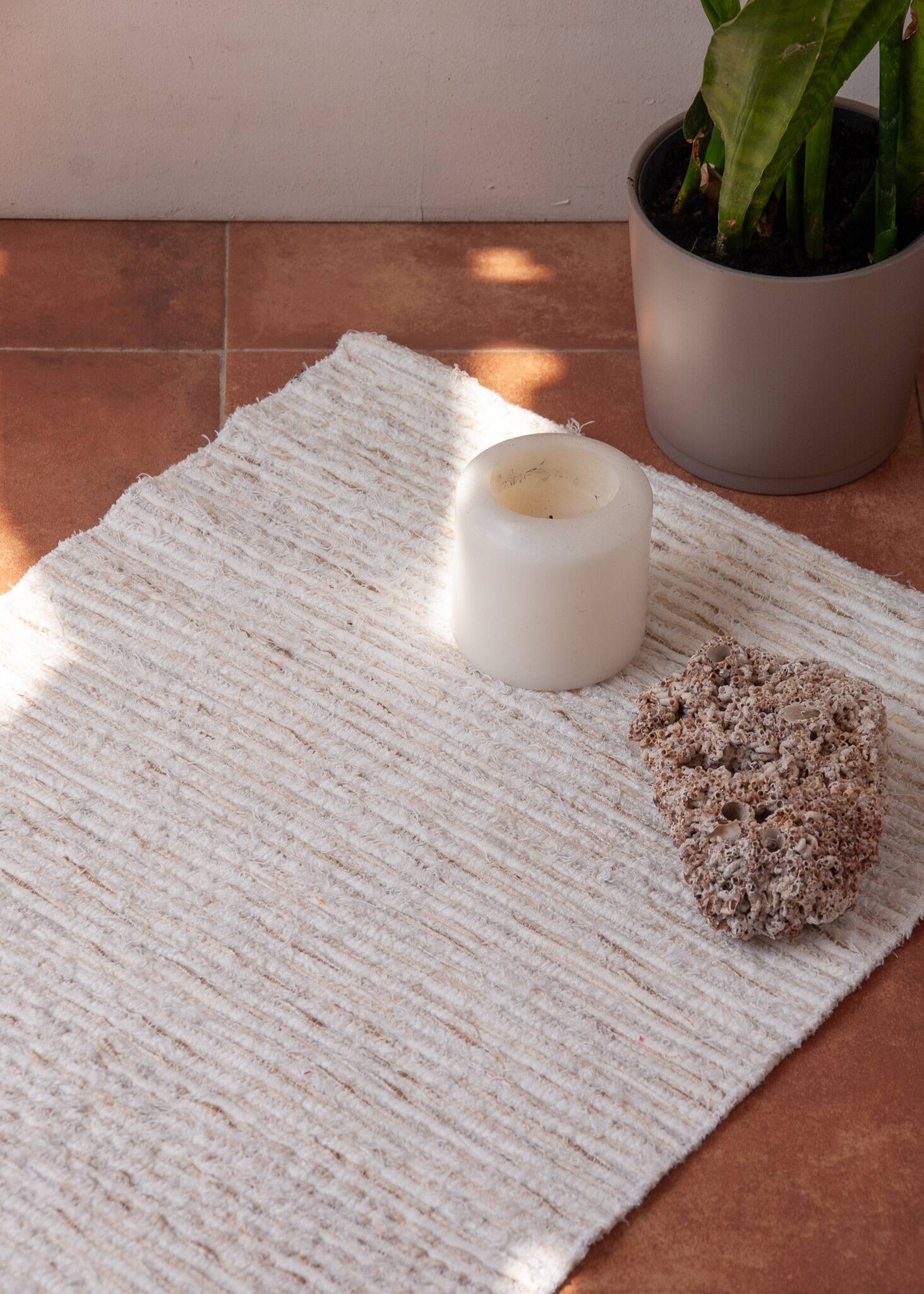 Handwoven recycled cotton rug - 40 x 60 cm