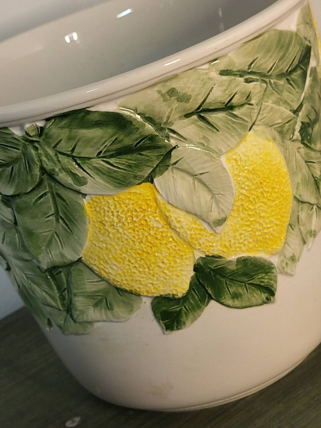 Lemon plant pot