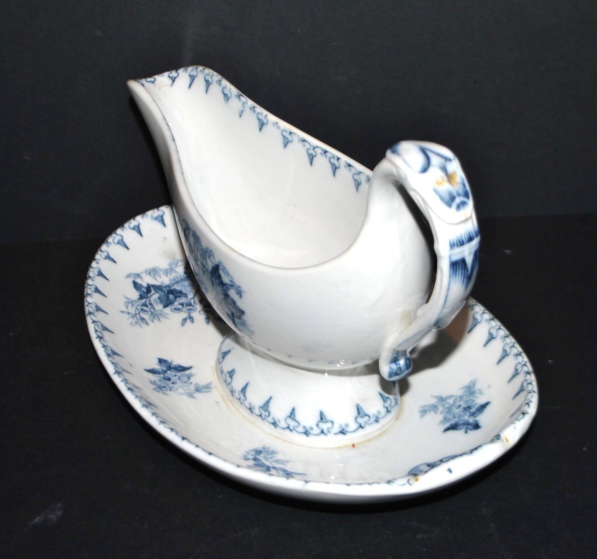 Sarreguemines U&C Flore sauce boat in earthenware with blue flowers