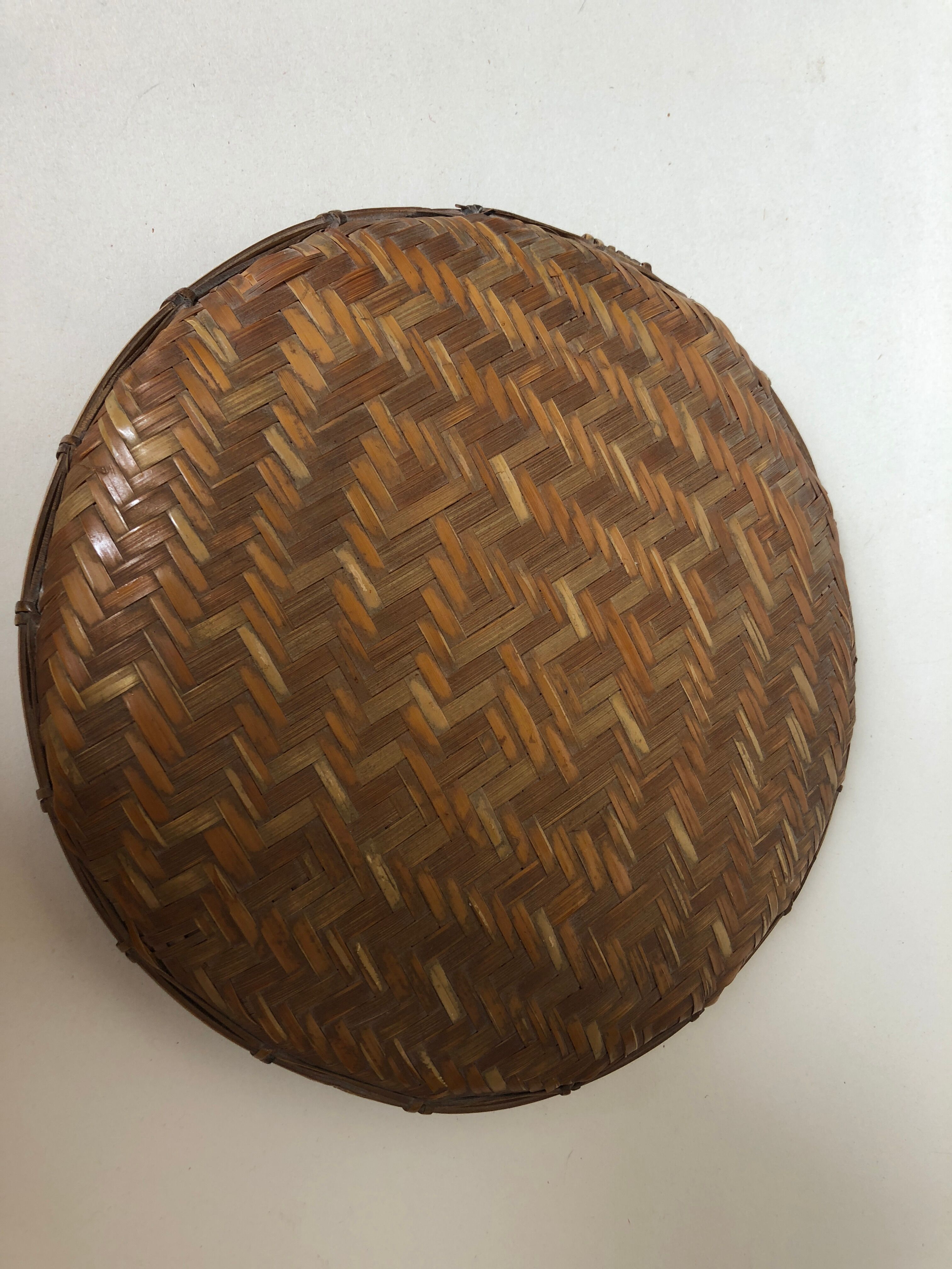 Basket with lid