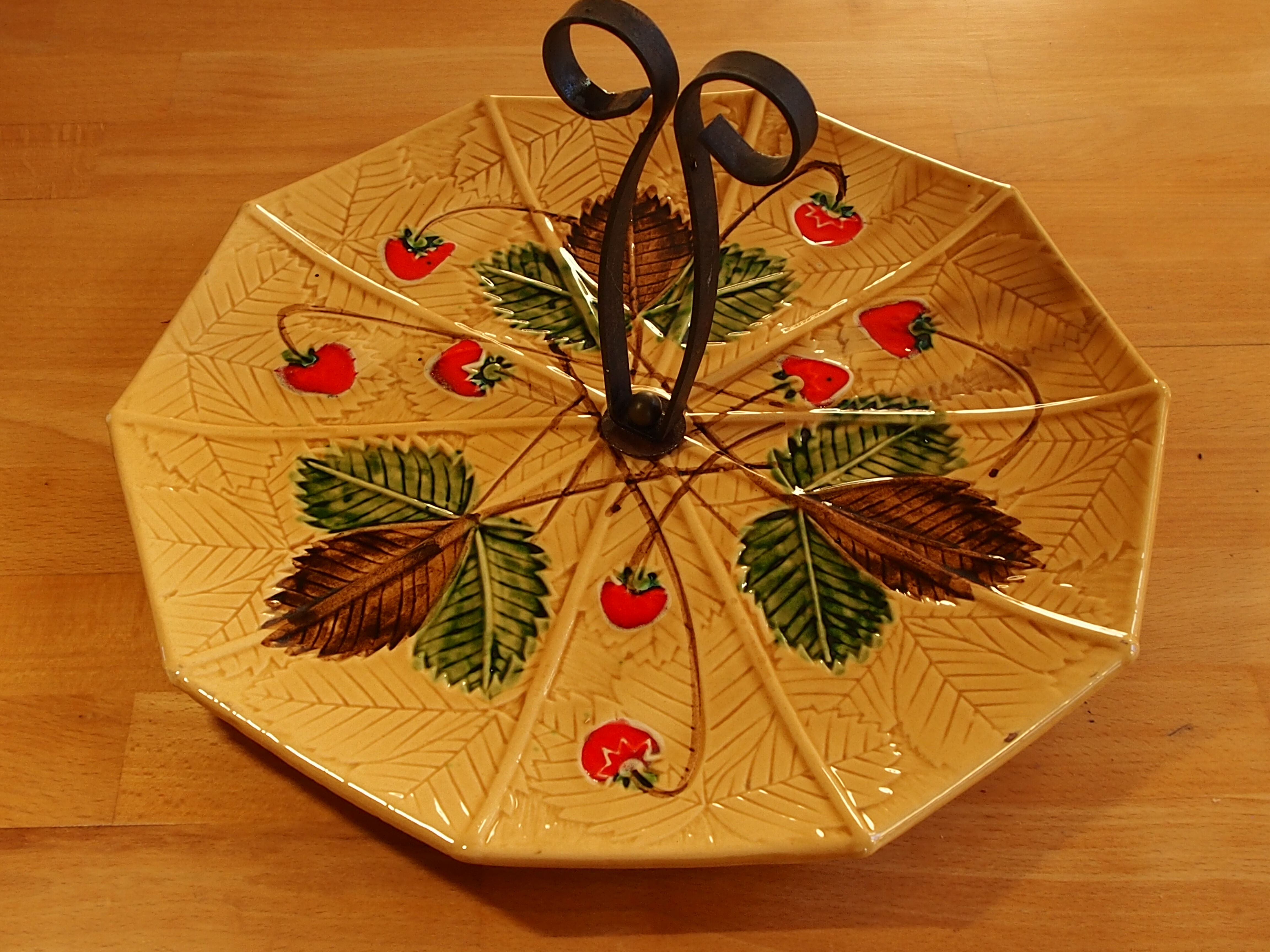 Froamge tray signed Le Poët-Laval