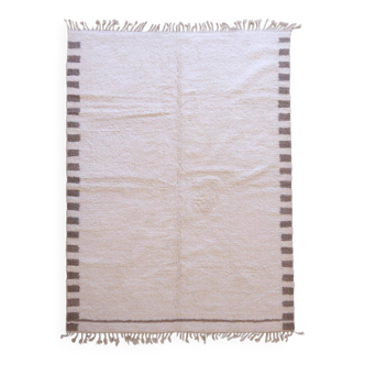 White Moroccan Rug - 350 x 250 cm