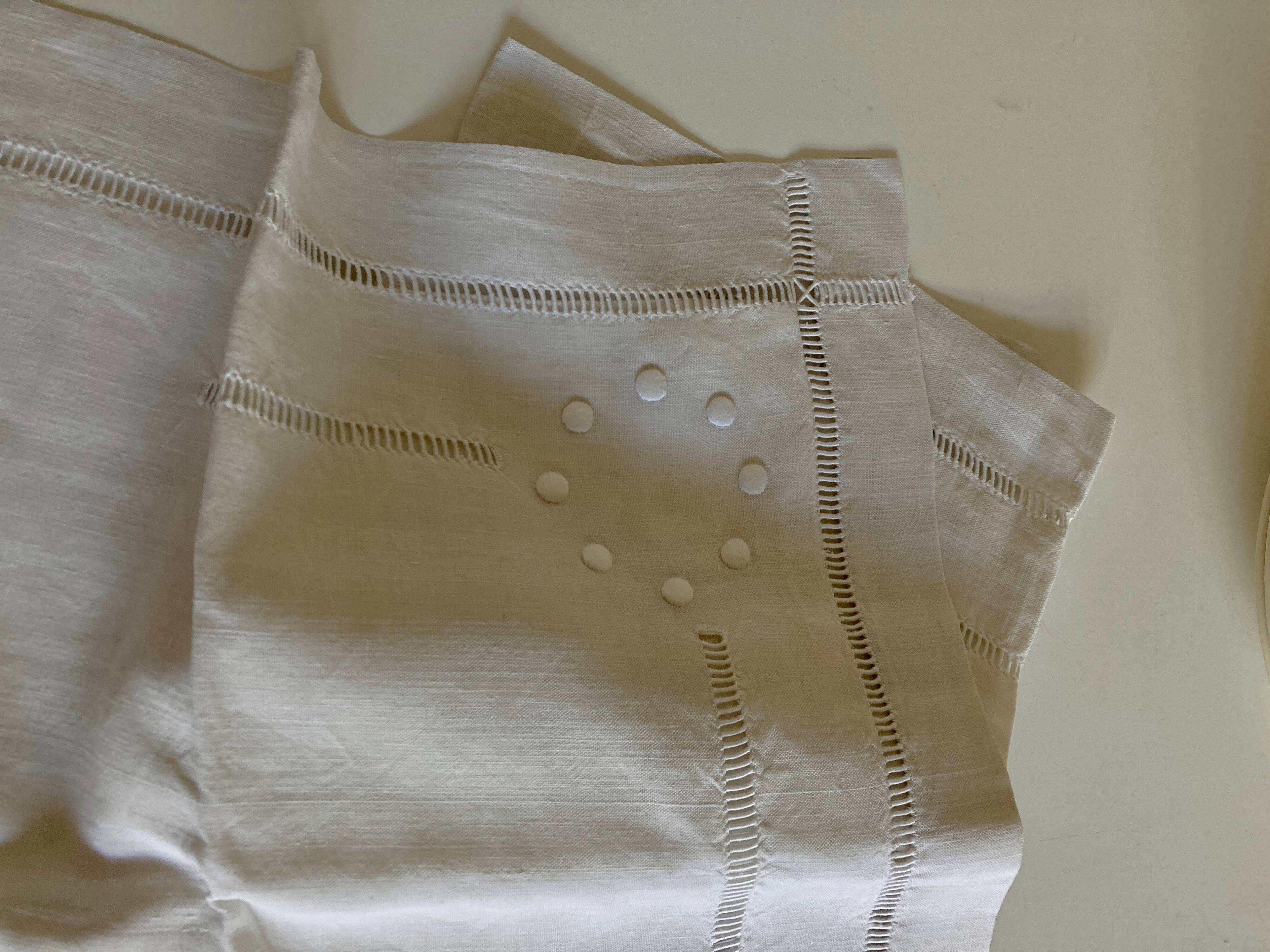 Paire de taies d'oreillers toile de lin brodée de pois et jours sans monogramme