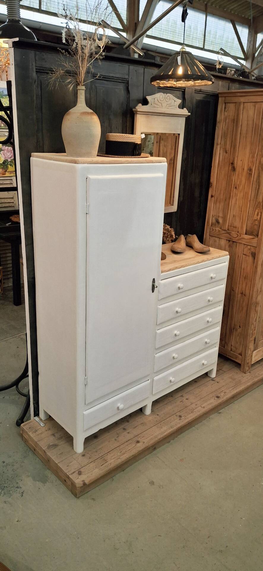 Asymmetrical wardrobe