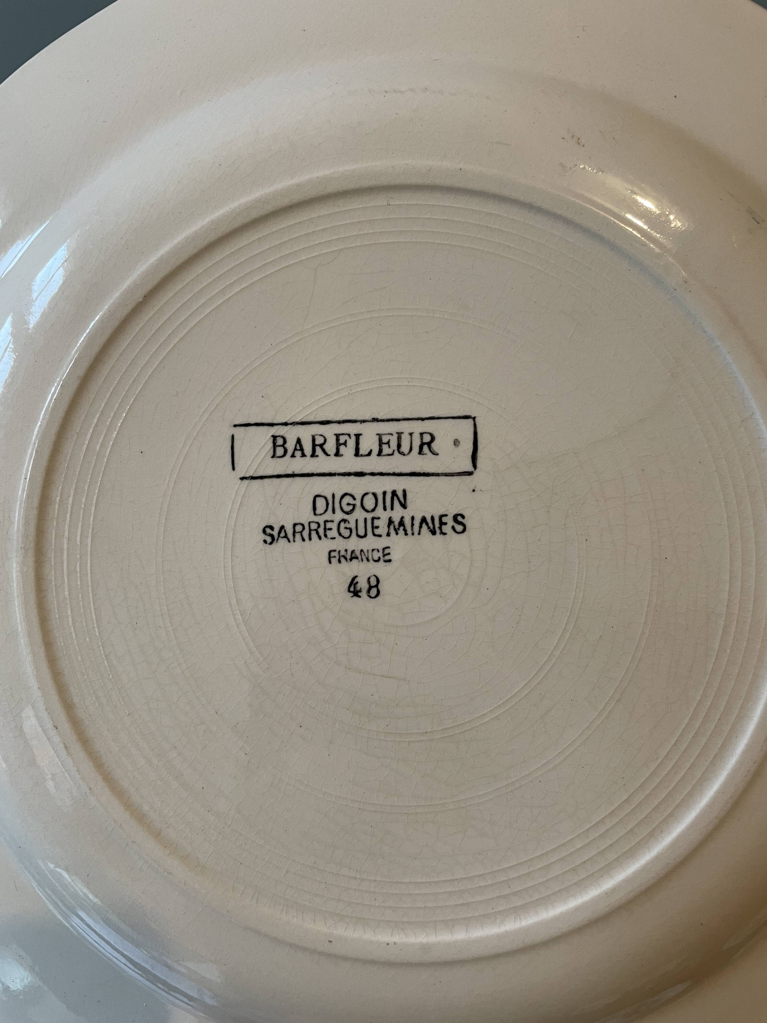 Set of 7 flat plates Digoin Sarreguemines, Barfleur model