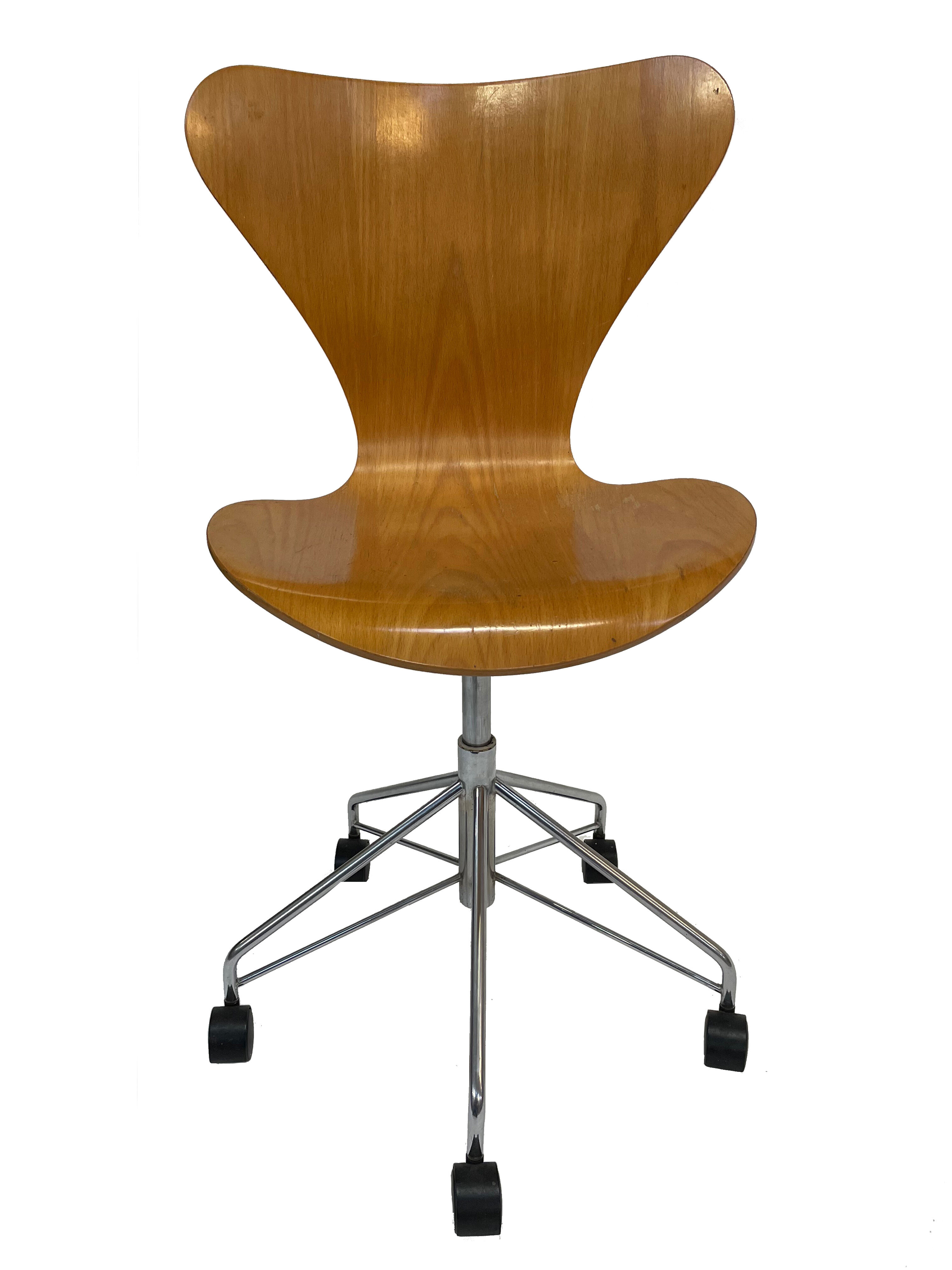 Chaise butterfly d'Arne Jacobsen pour Fritz Hansen