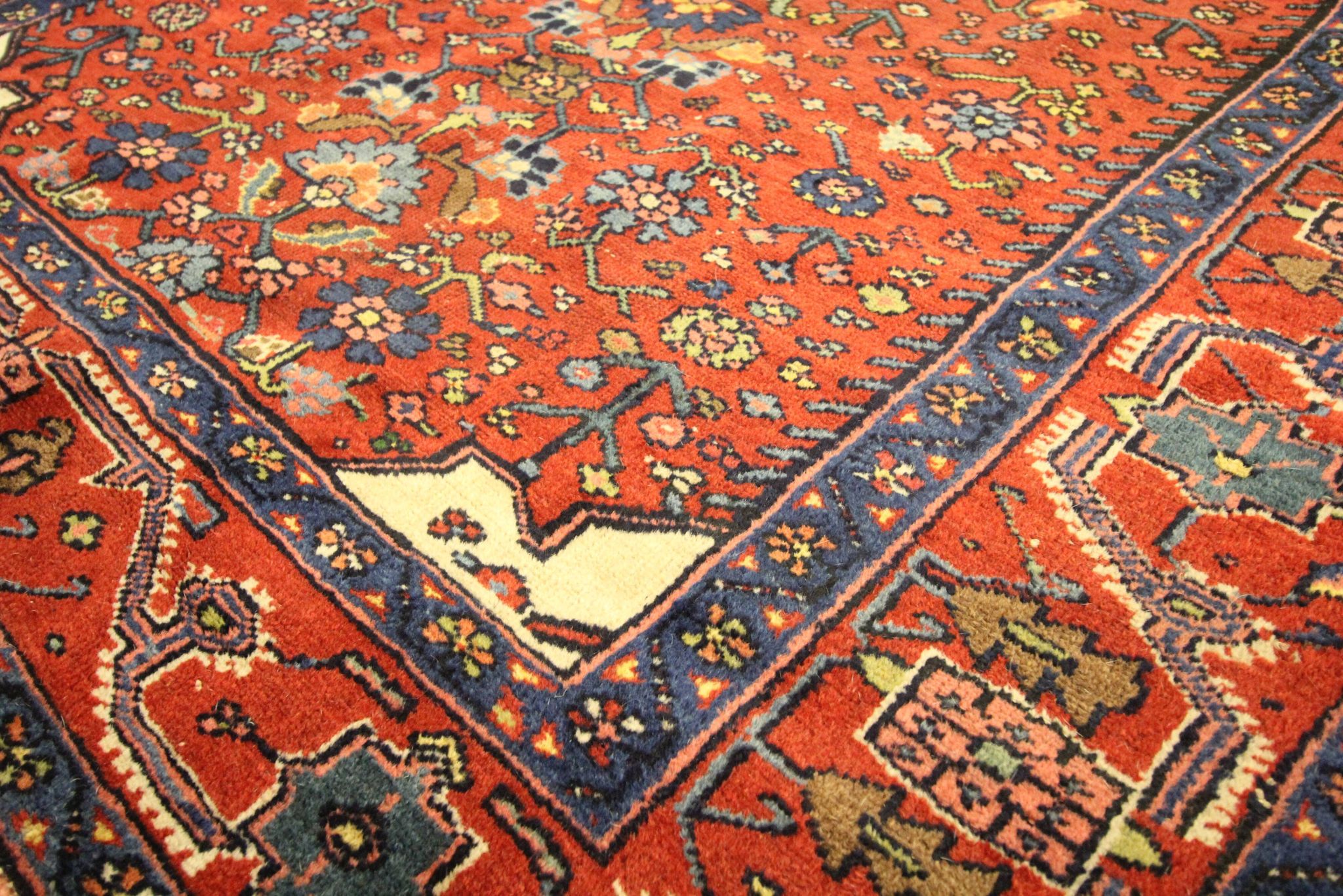 Tapis persan traditionnel noué à la main tapis de salon en laine rouge 134x136cm